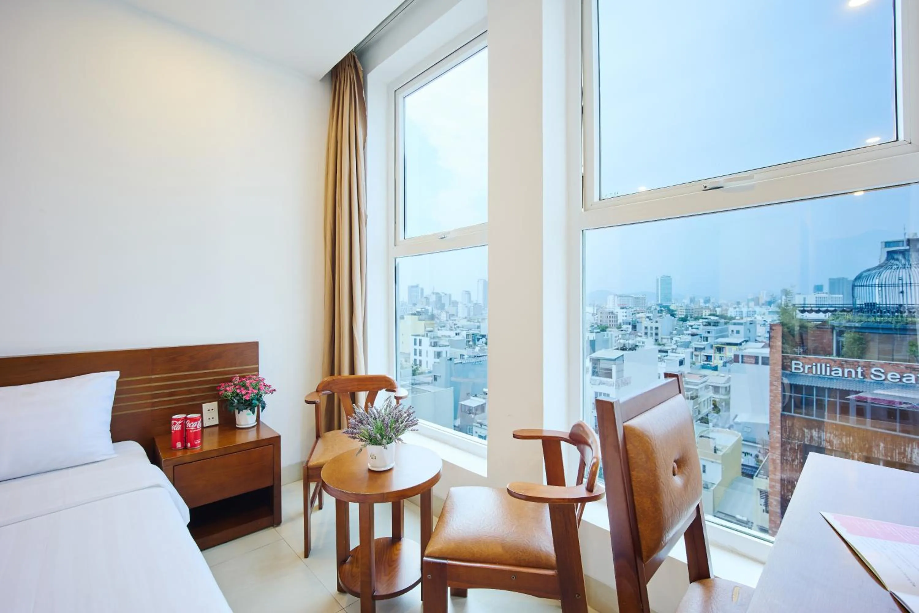 Bedroom, Bed in Golden Light Da Nang Hotel