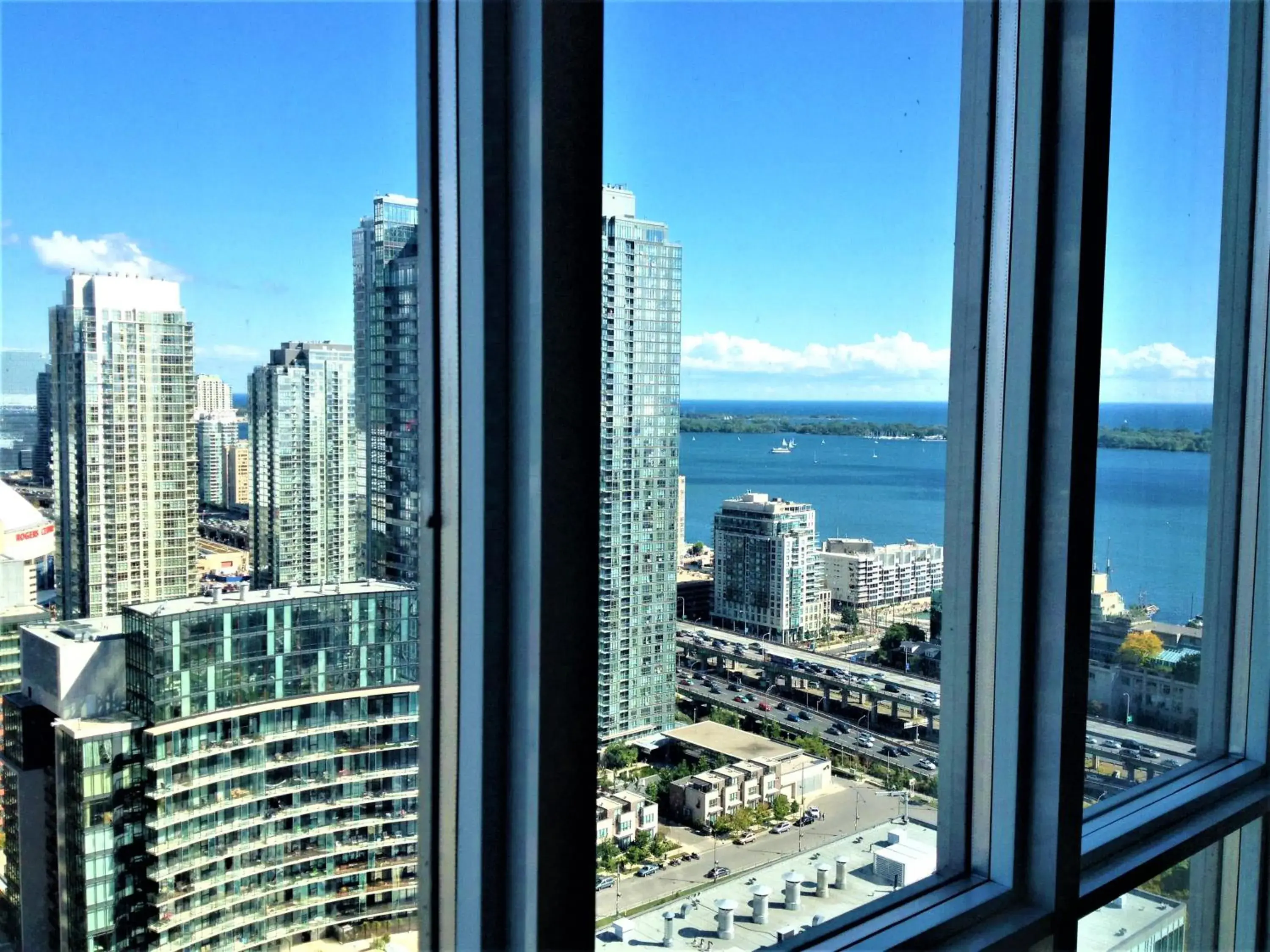 TVHR - Luxury Condos in Heart of Downtown with Breakfast TVHR - Luxury Condos in Heart of Downtown with Breakfast