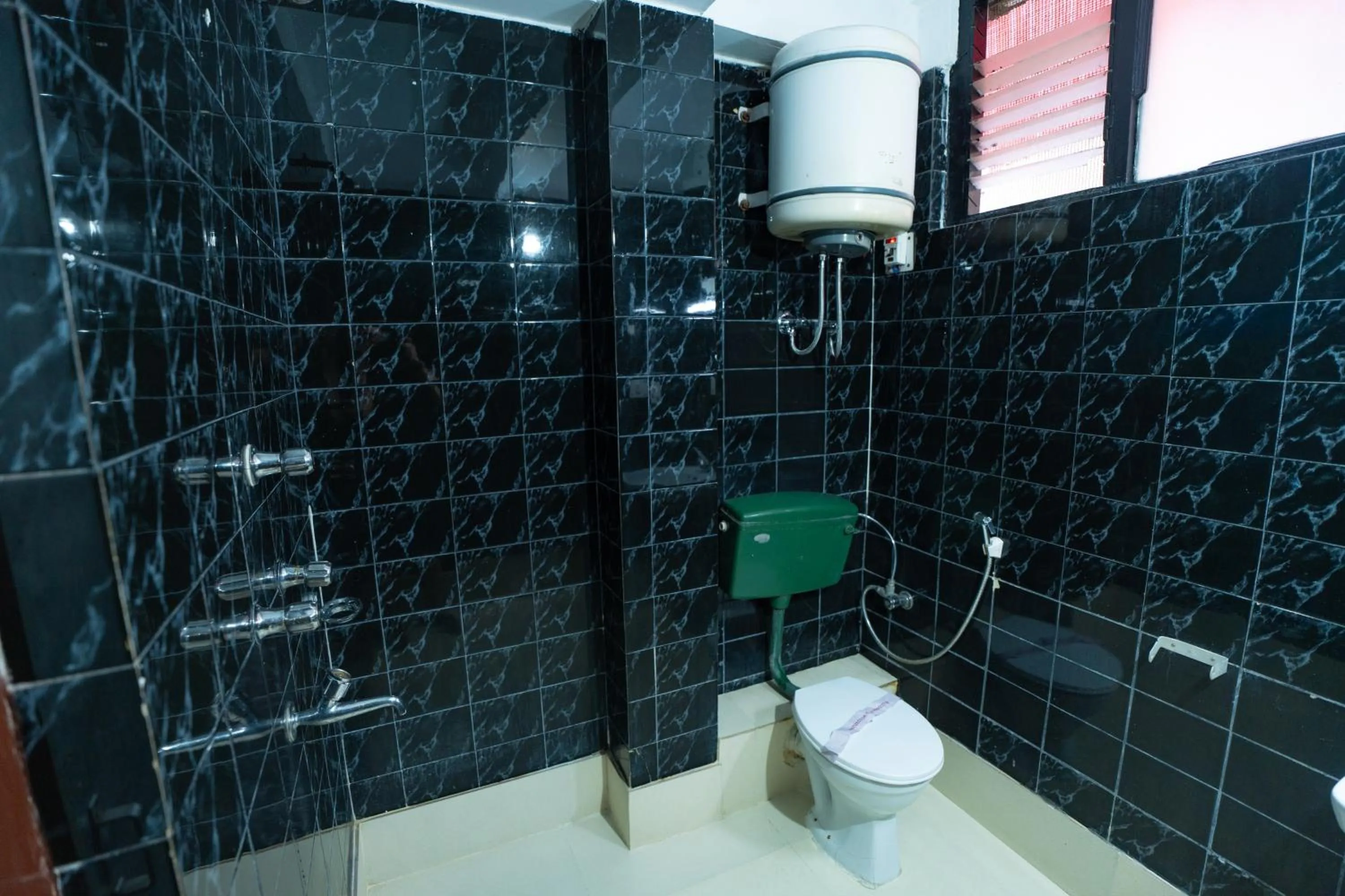 Muscatel Fairmount 100 Mts from Mall Road