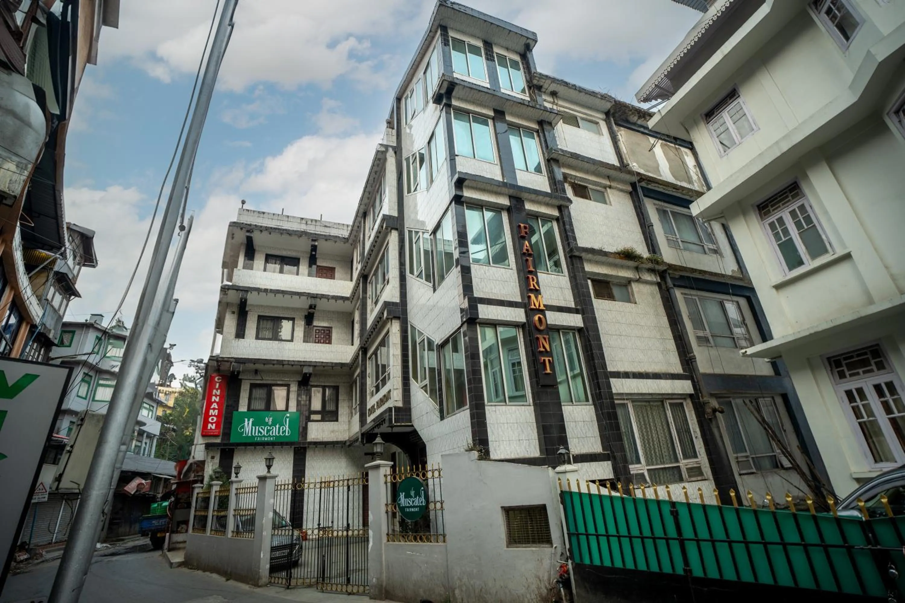 Property building in Muscatel Fairmount 100 Mts from Mall Road