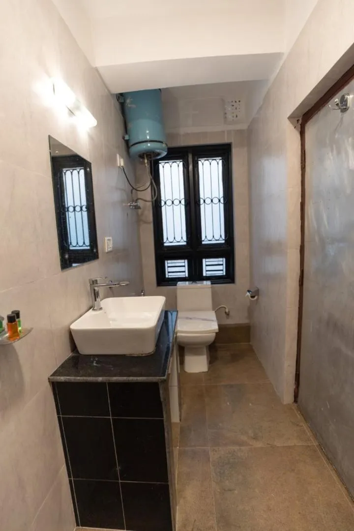 Muscatel Fairmount 100 Mts from Mall Road