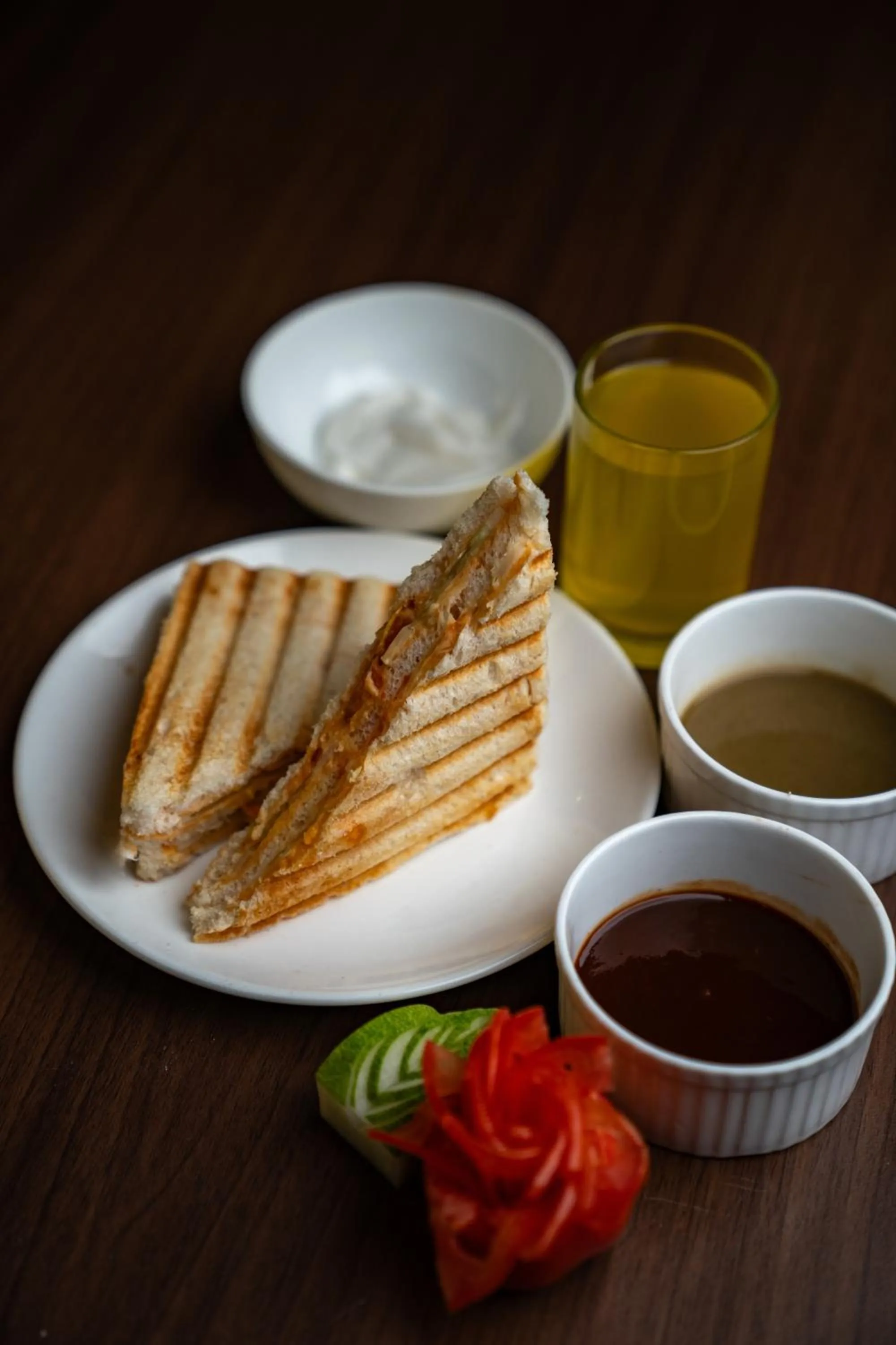 Restaurant/places to eat in Muscatel Fairmount 100 Mts from Mall Road