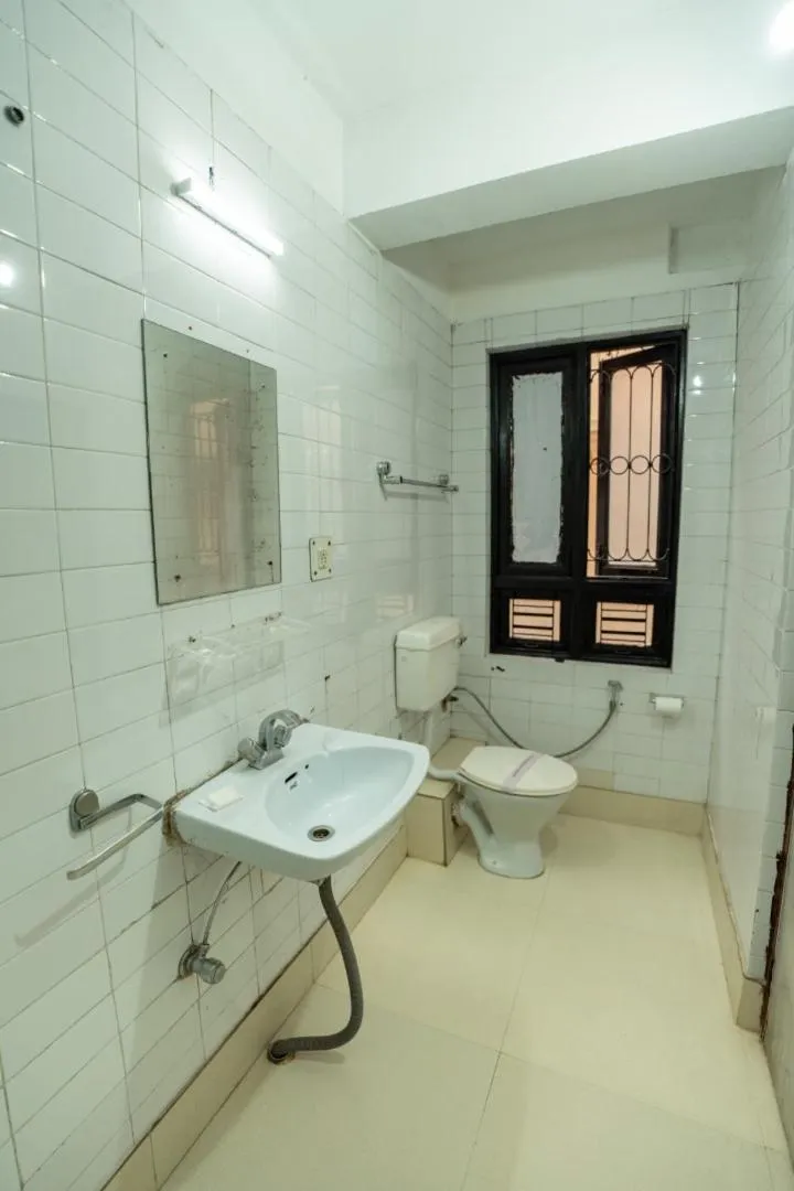 Muscatel Fairmount 100 Mts from Mall Road