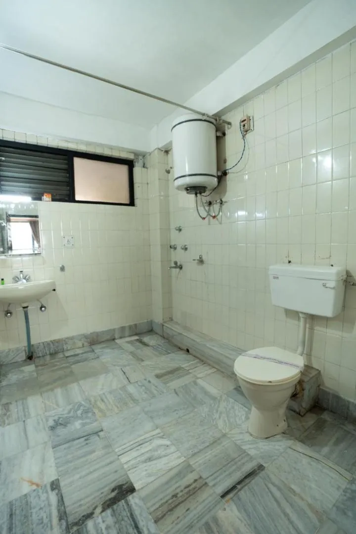 Muscatel Fairmount 100 Mts from Mall Road