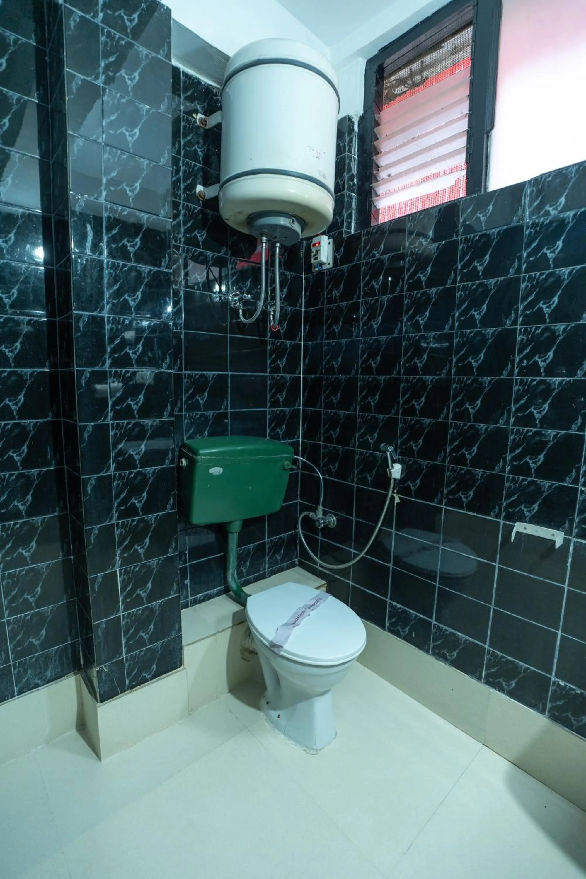 Muscatel Fairmount 100 Mts from Mall Road