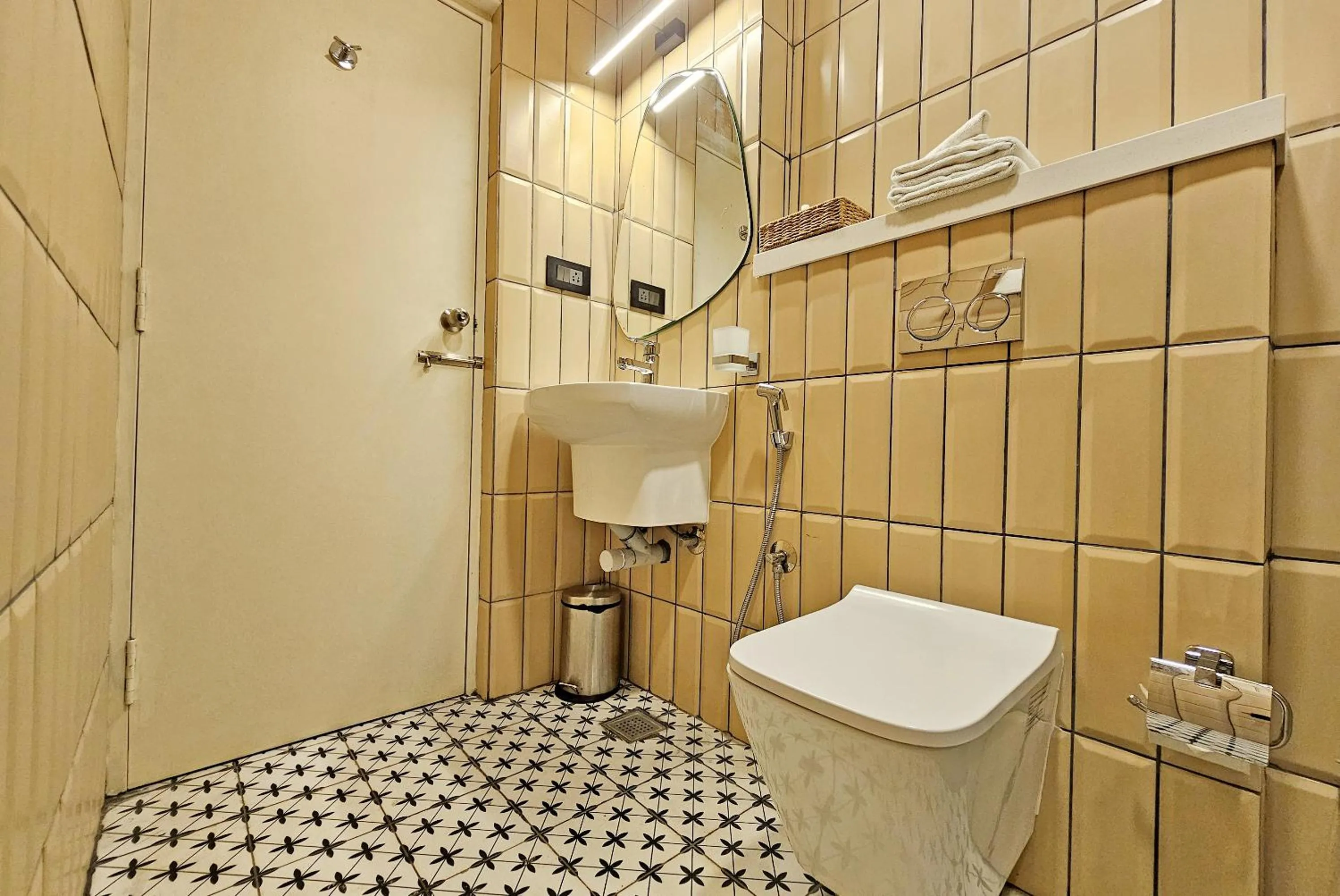 Shower in Sea Gadabout - Seaside Stays