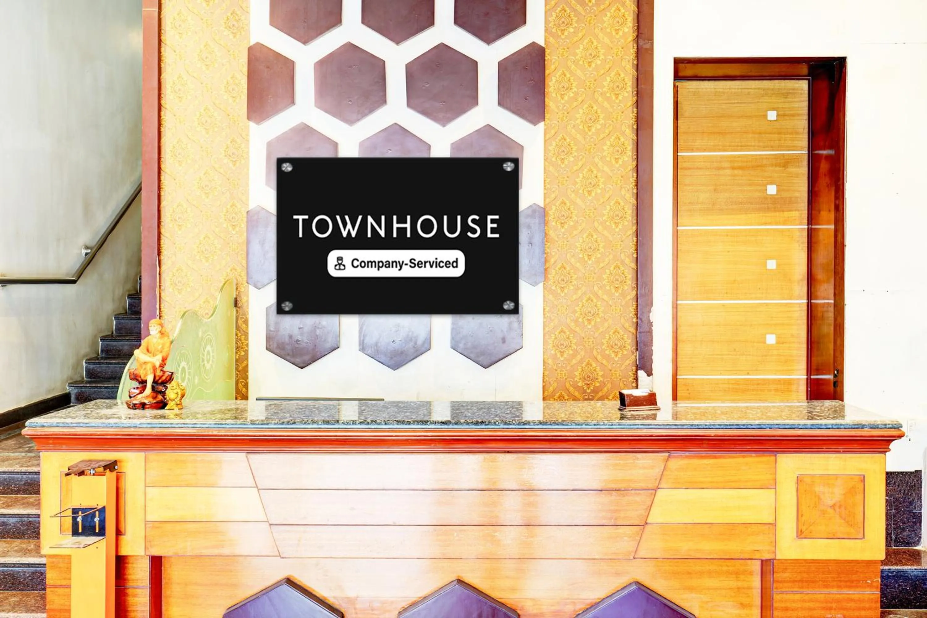 Lobby or reception in Townhouse Anantapur Near Srikantam Circle