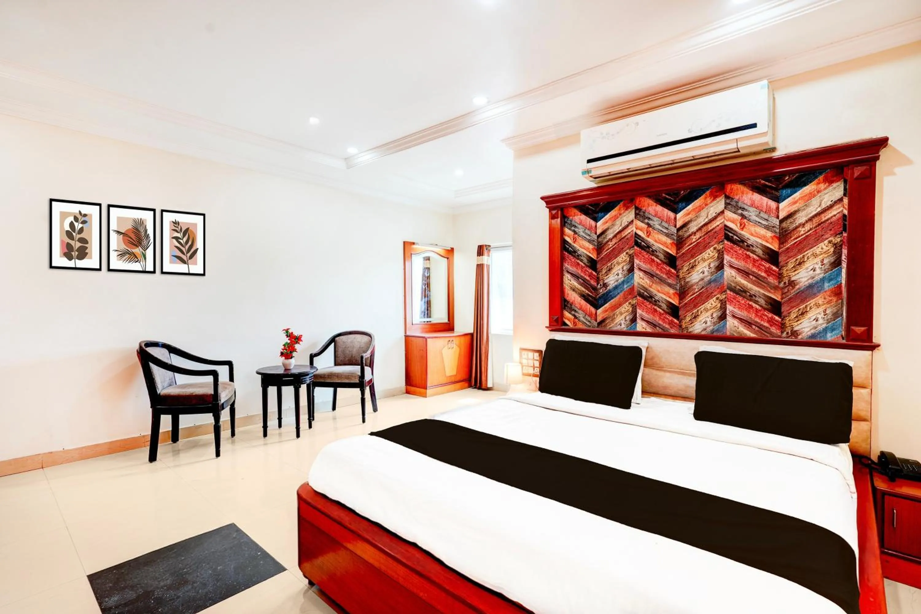 Bedroom, Bed in OYO Townhouse Anantapur Near Srikantam Circle