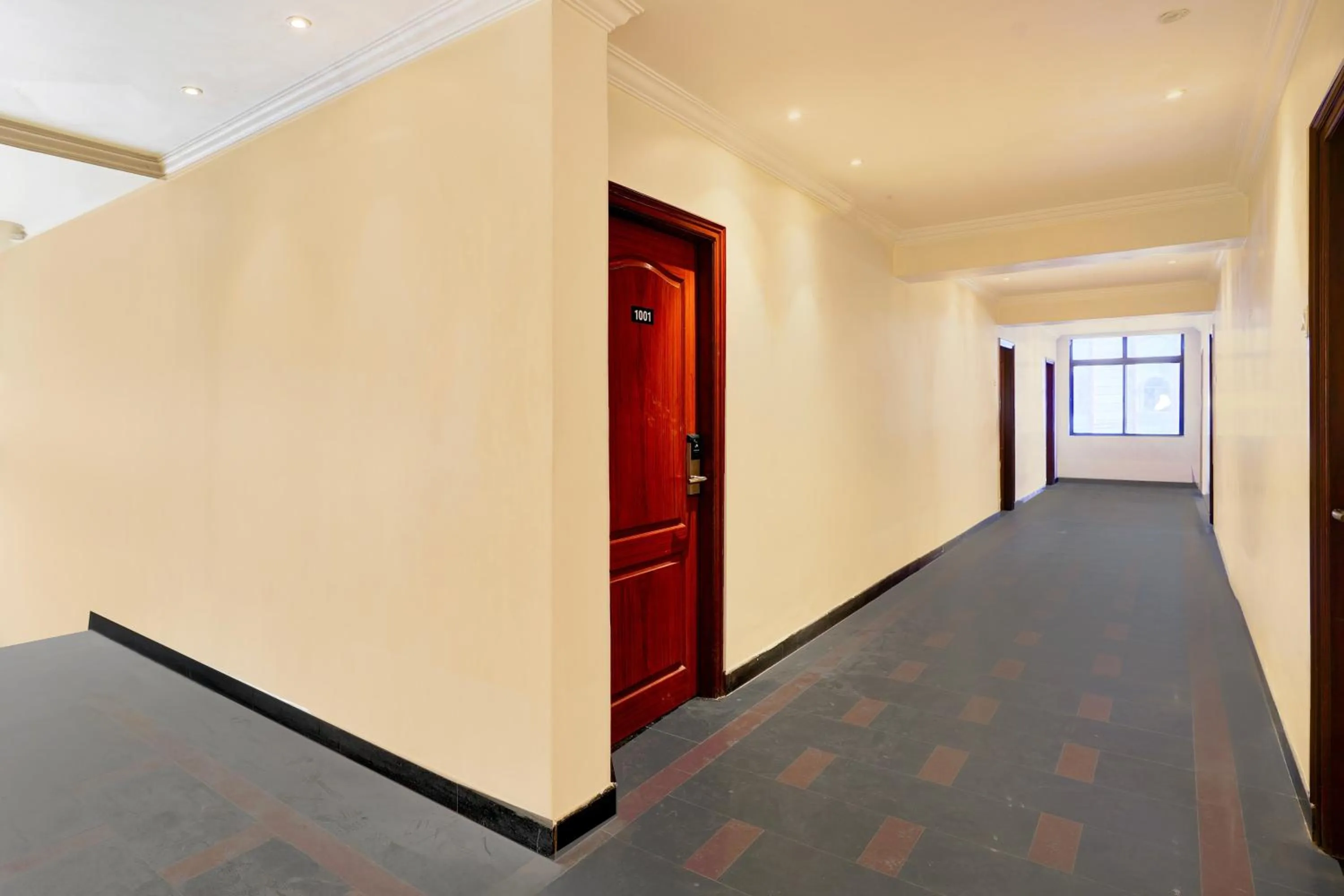 Lobby or reception in Townhouse Anantapur Near Srikantam Circle