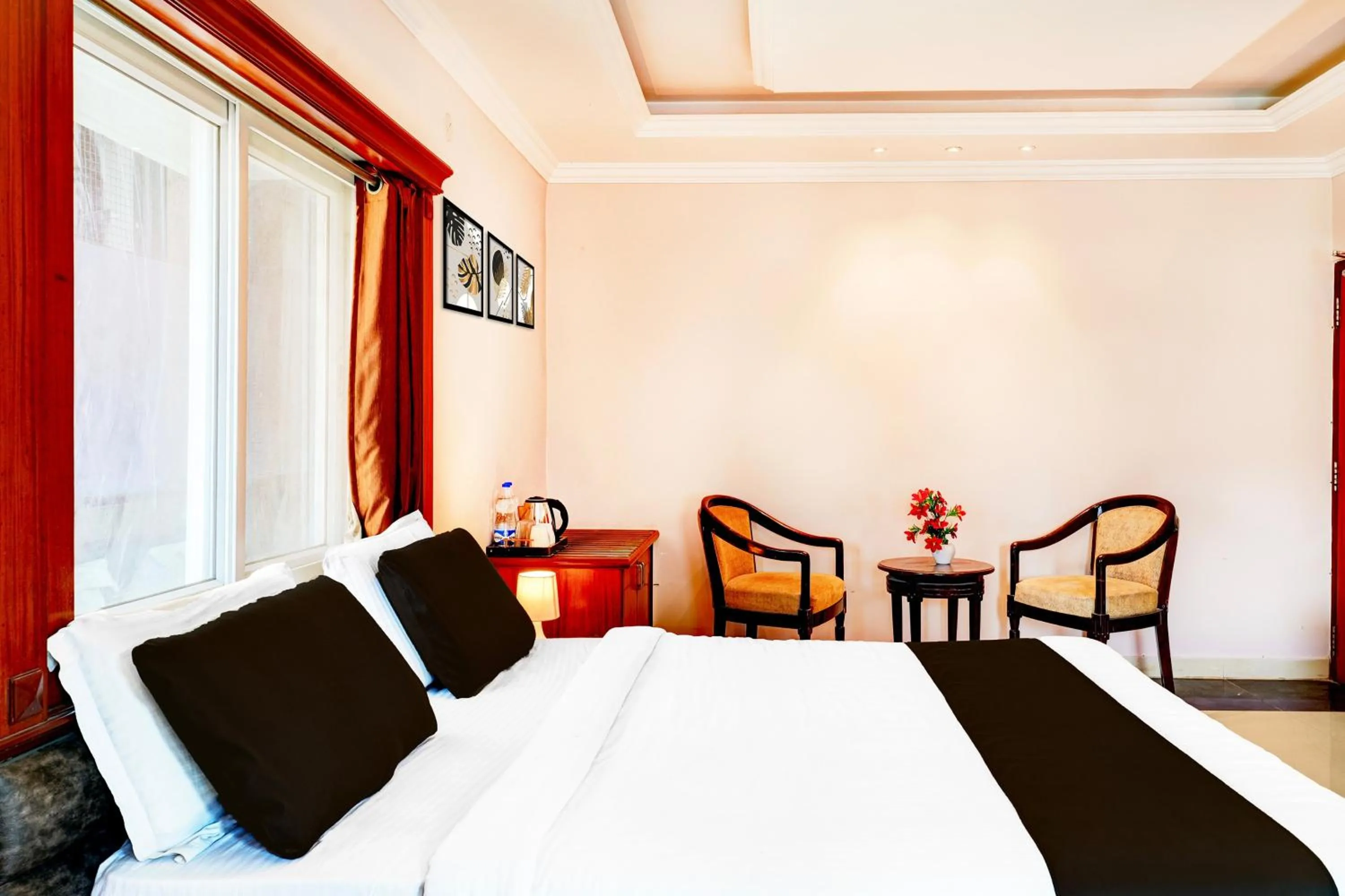 Bedroom, Bed in OYO Townhouse Anantapur Near Srikantam Circle