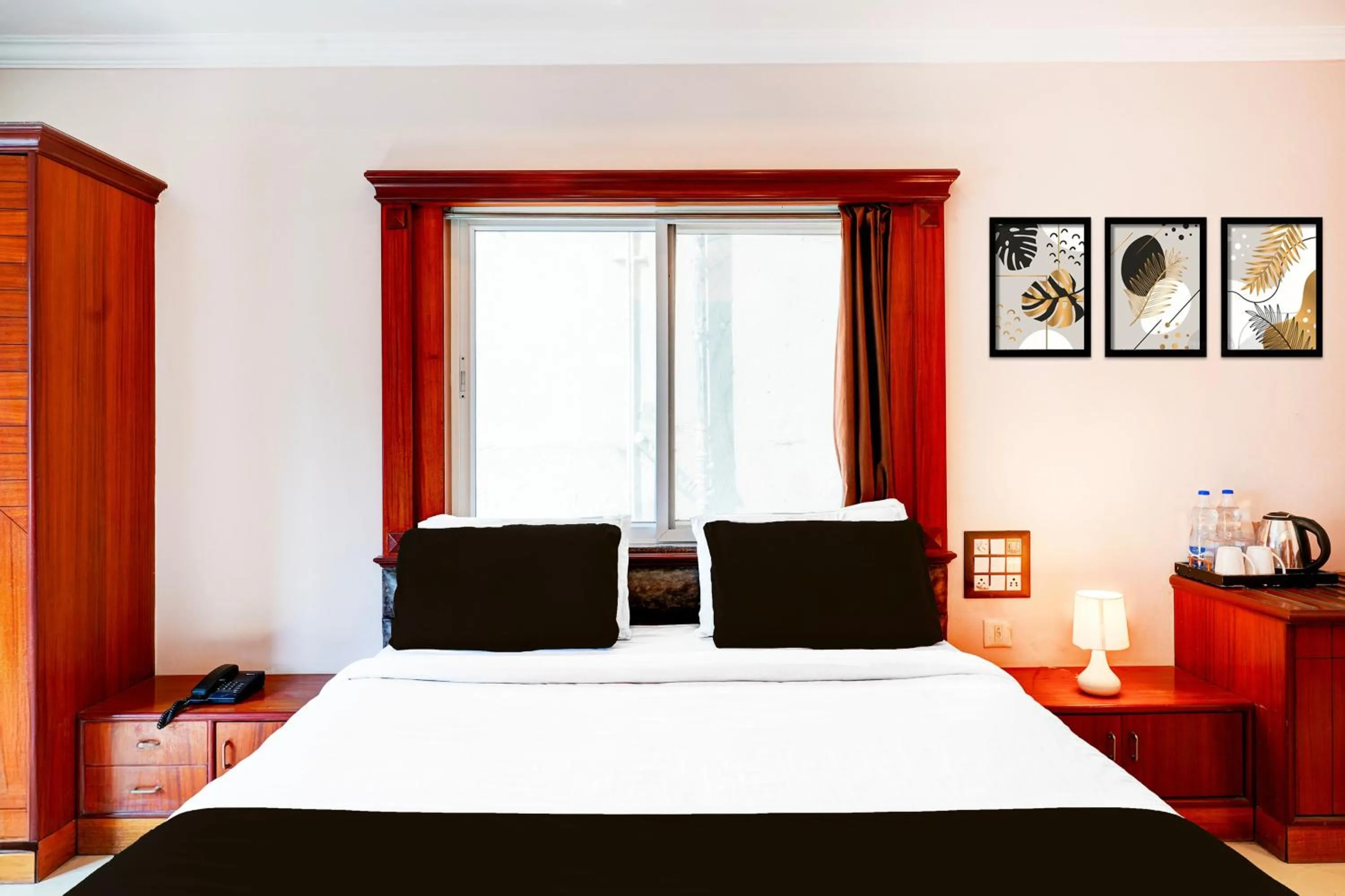 Bedroom, Bed in OYO Townhouse Anantapur Near Srikantam Circle