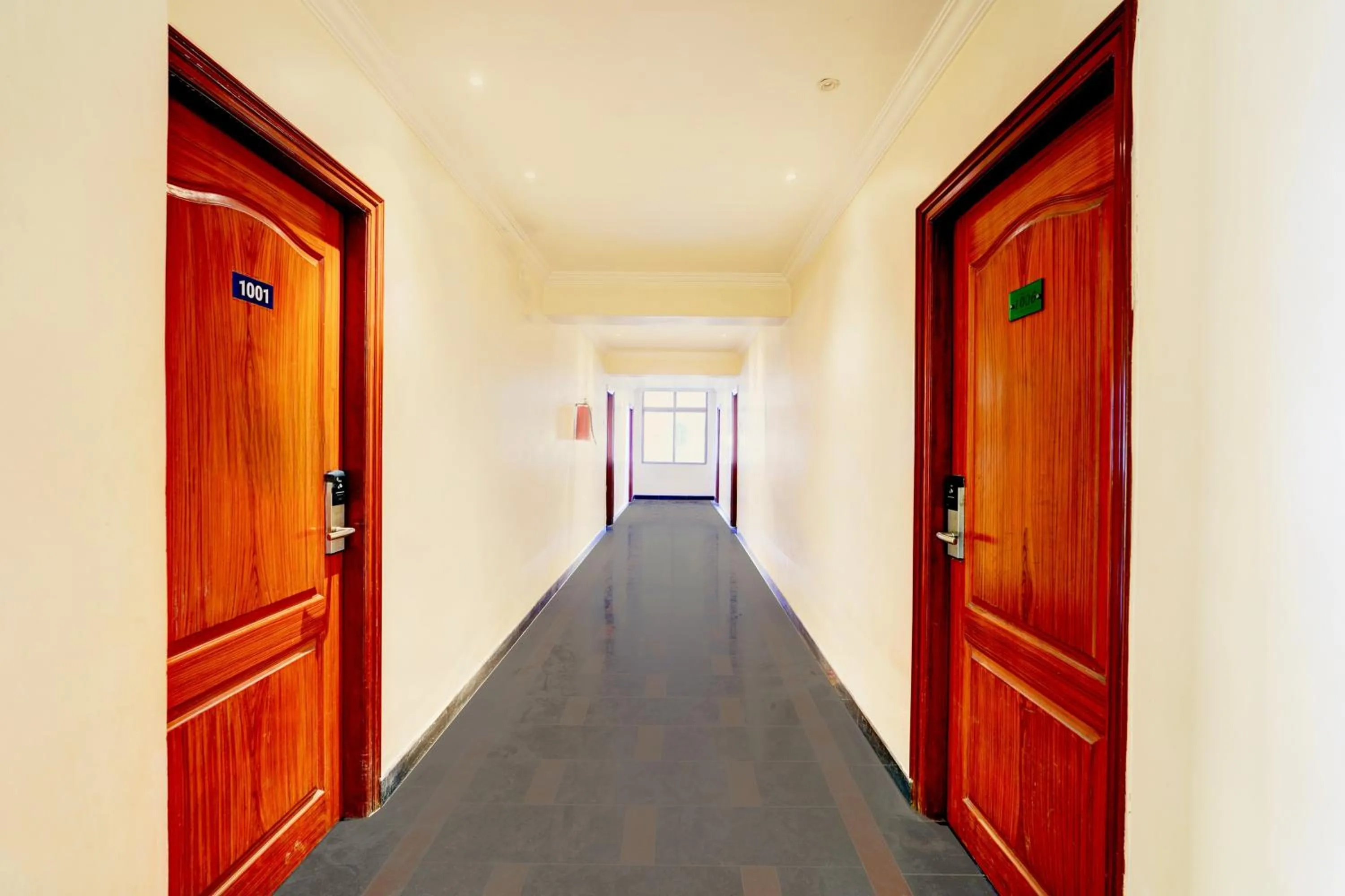 Lobby or reception in OYO Townhouse Anantapur Near Srikantam Circle