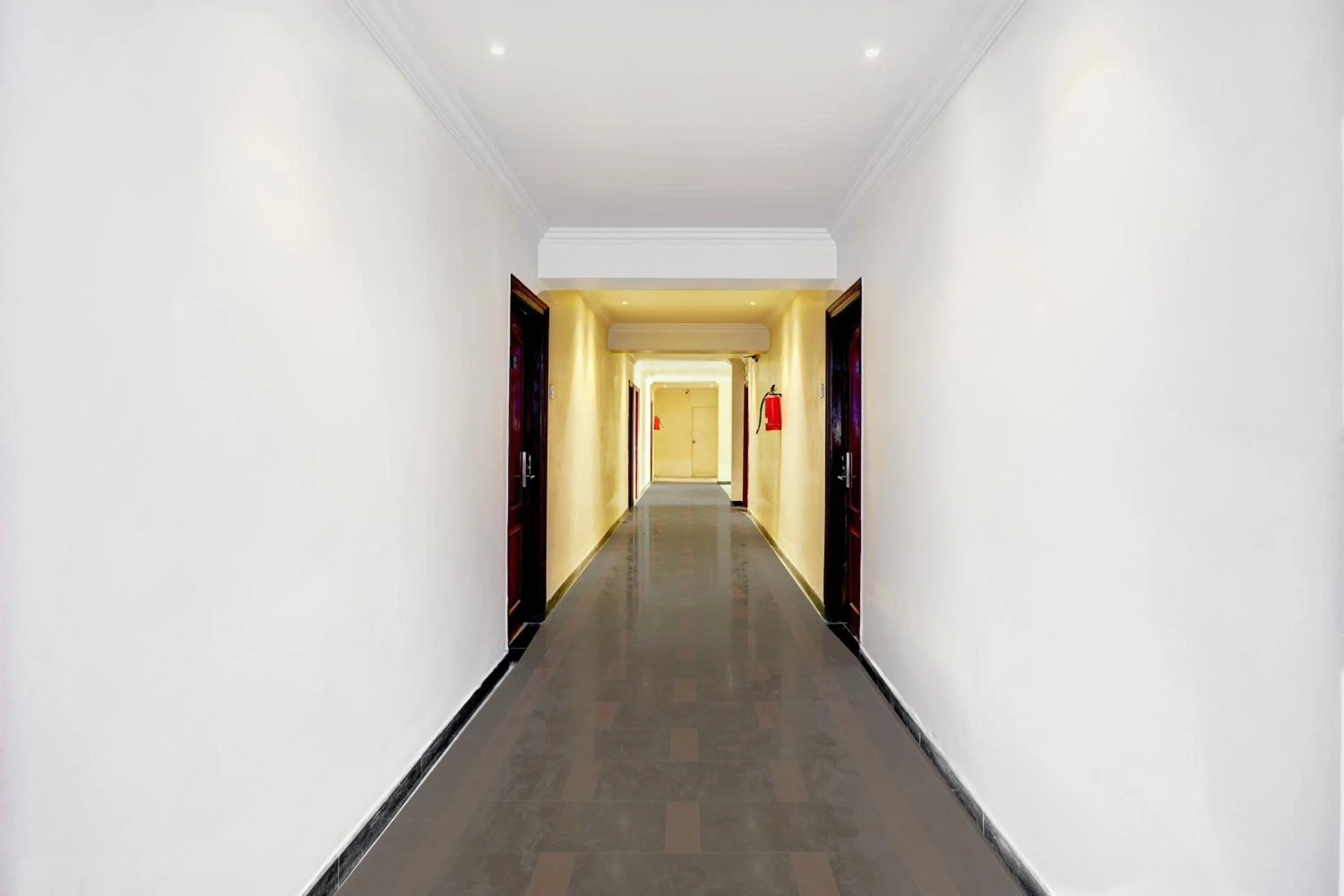 Lobby or reception in OYO Townhouse Anantapur Near Srikantam Circle