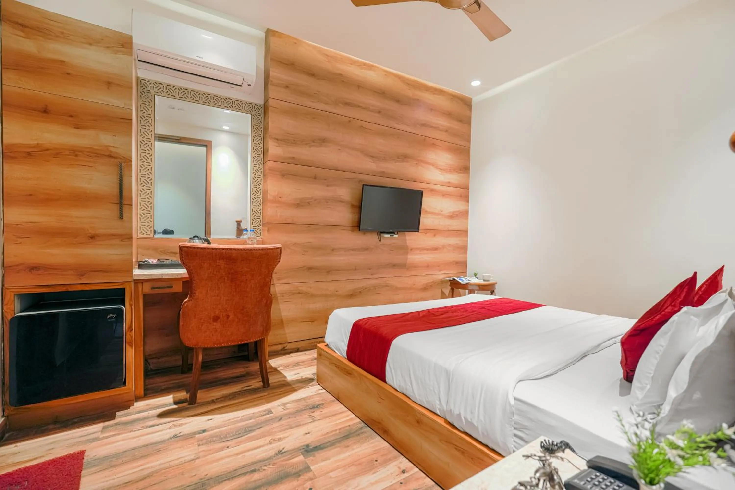 Bedroom in Hotel RV Golden A Few Steps from Golden Temple