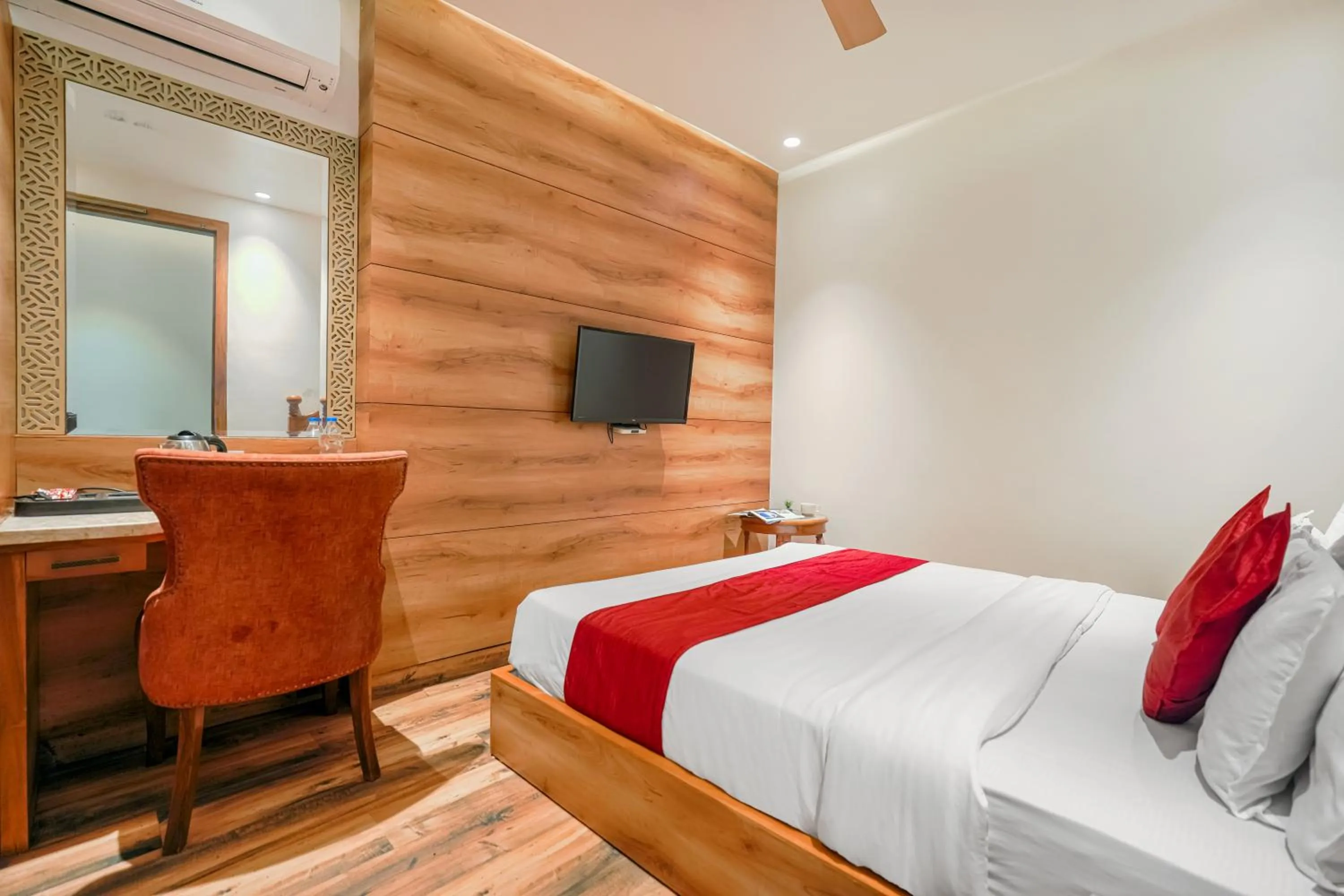 Bedroom in Hotel RV Golden A Few Steps from Golden Temple