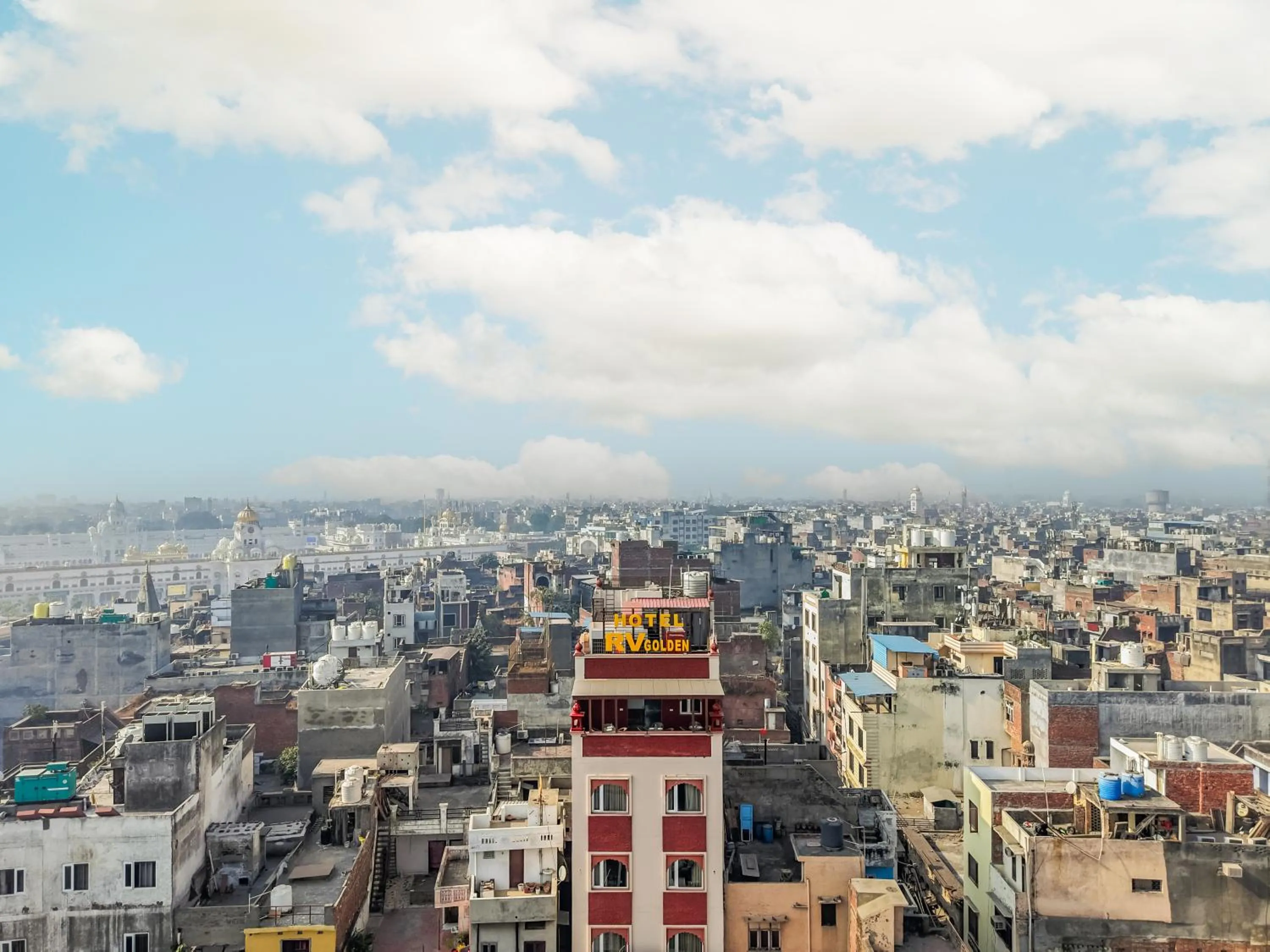 Facade/entrance in Hotel RV Golden A Few Steps from Golden Temple