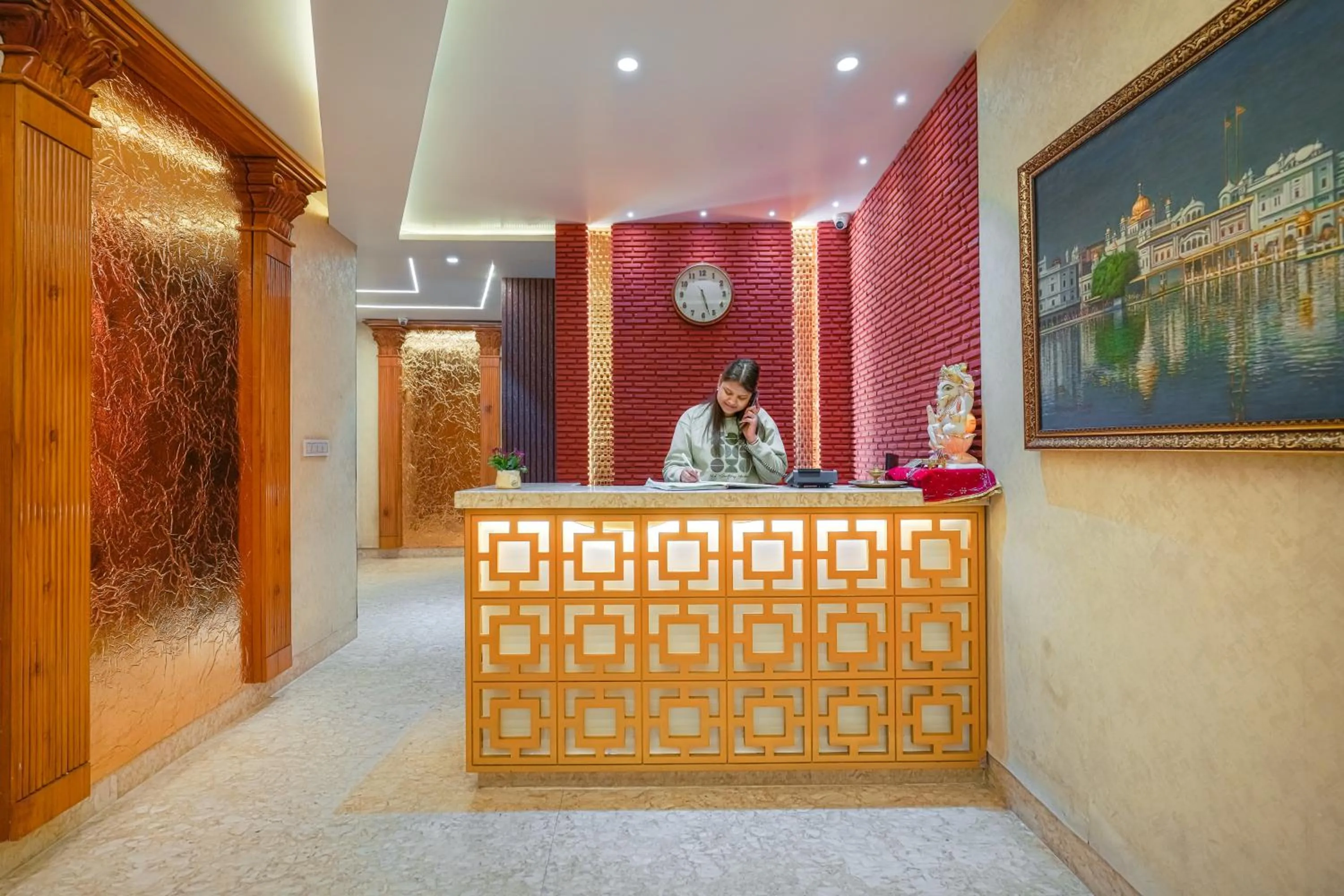Lobby or reception in Hotel RV Golden A Few Steps from Golden Temple