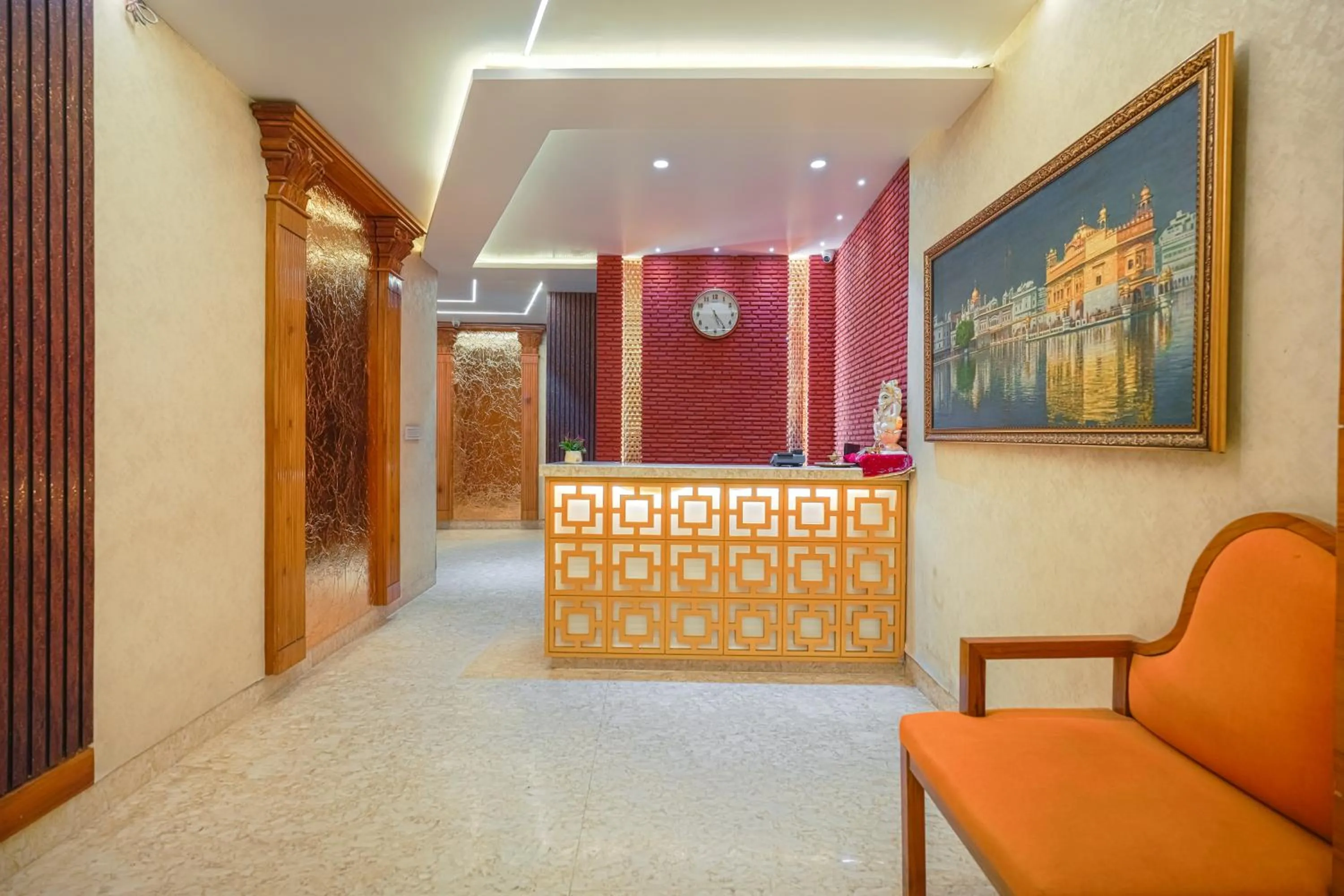 Lobby or reception in Hotel RV Golden A Few Steps from Golden Temple