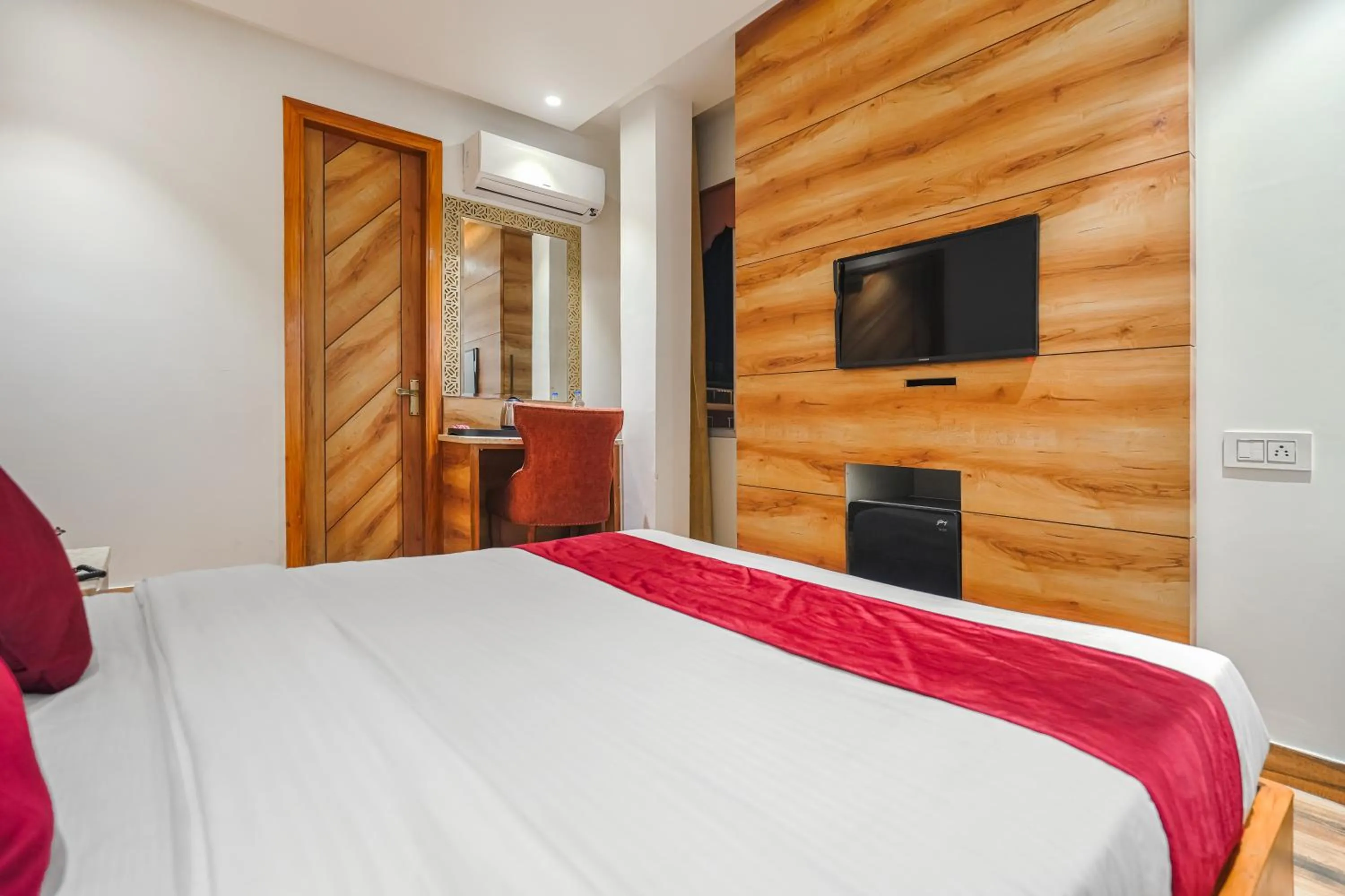 Bedroom in Hotel RV Golden A Few Steps from Golden Temple