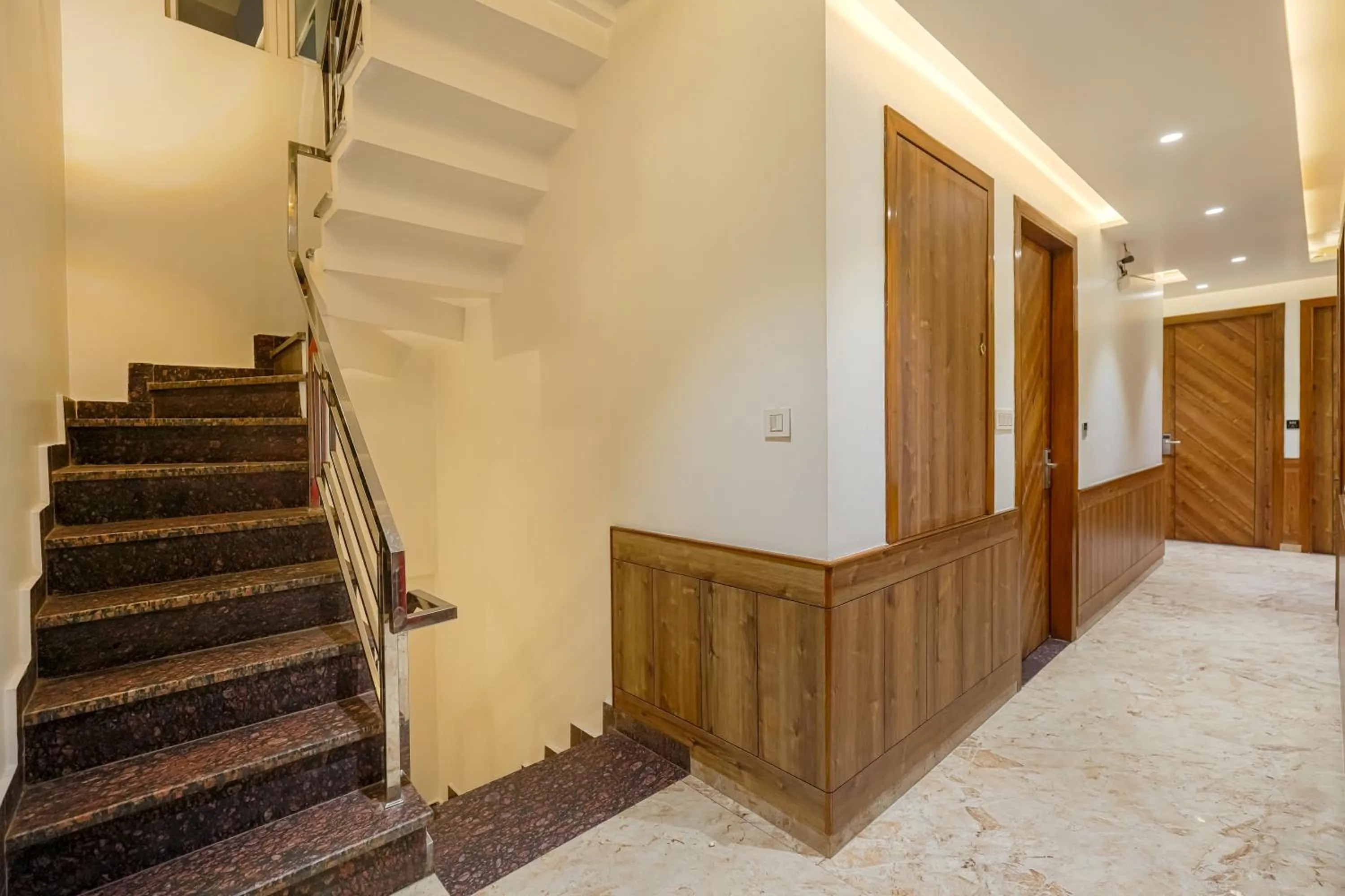 Lobby or reception in Hotel RV Golden A Few Steps from Golden Temple