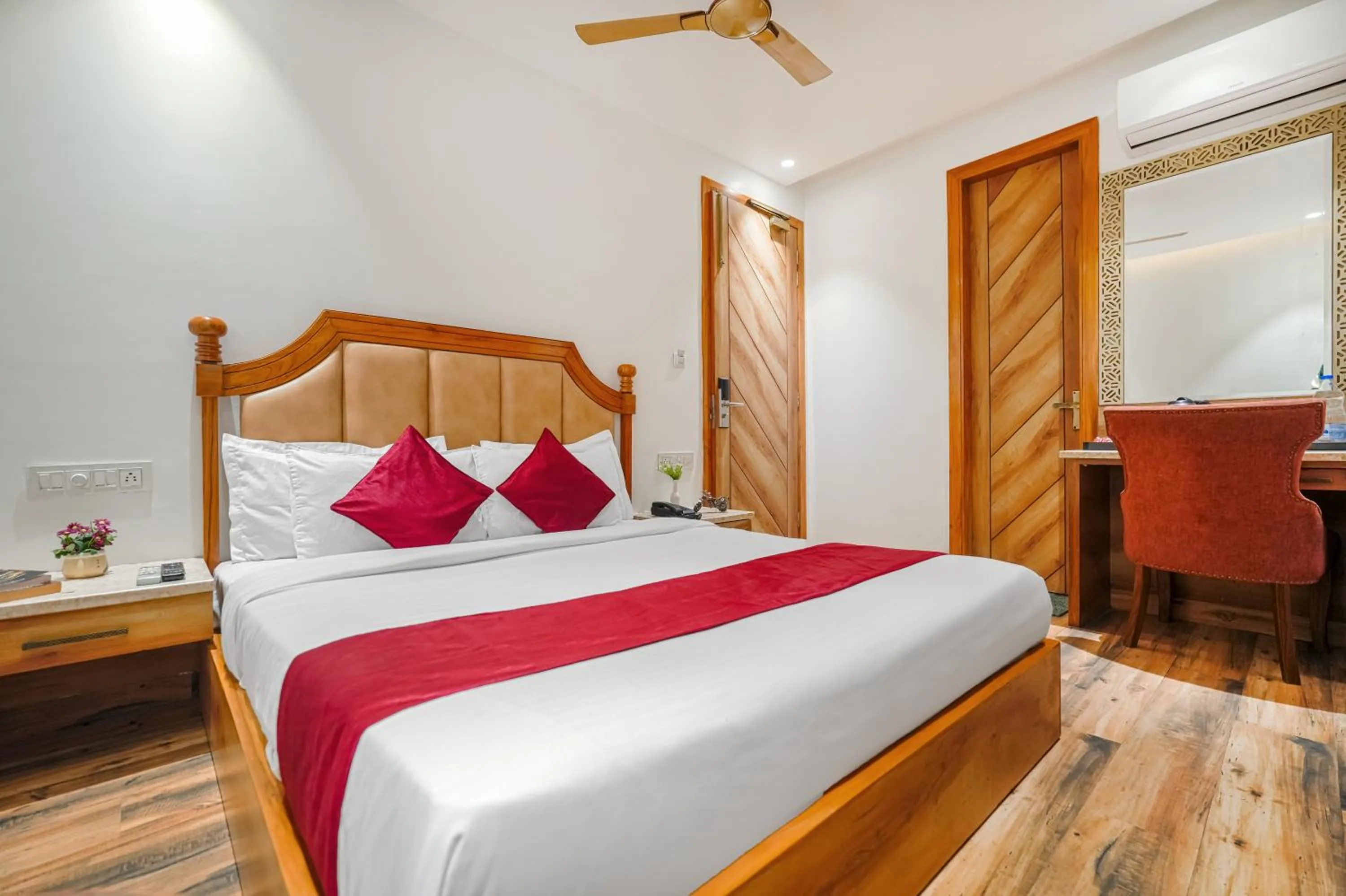 Bedroom in Hotel RV Golden A Few Steps from Golden Temple