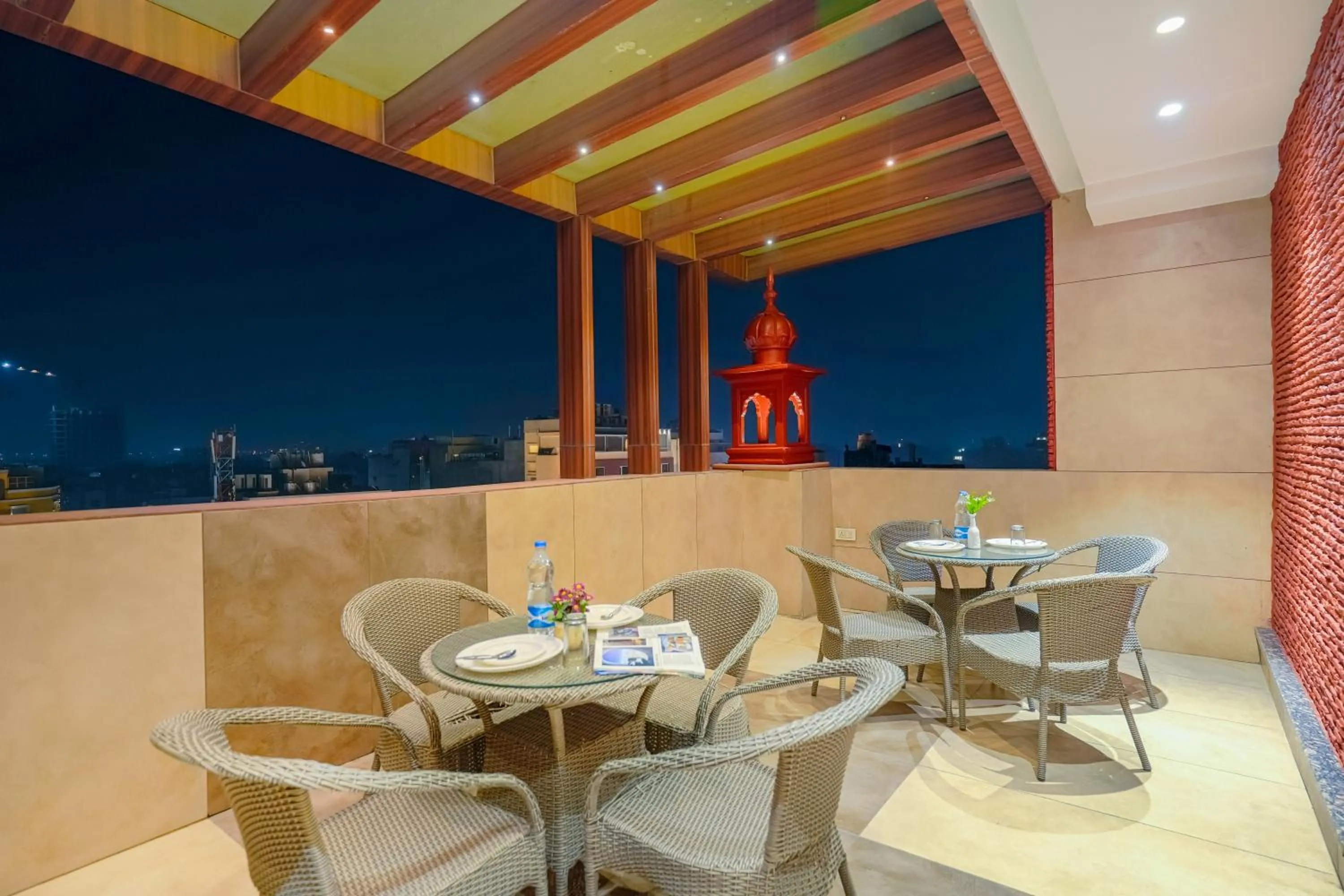 Restaurant/places to eat in Hotel RV Golden A Few Steps from Golden Temple