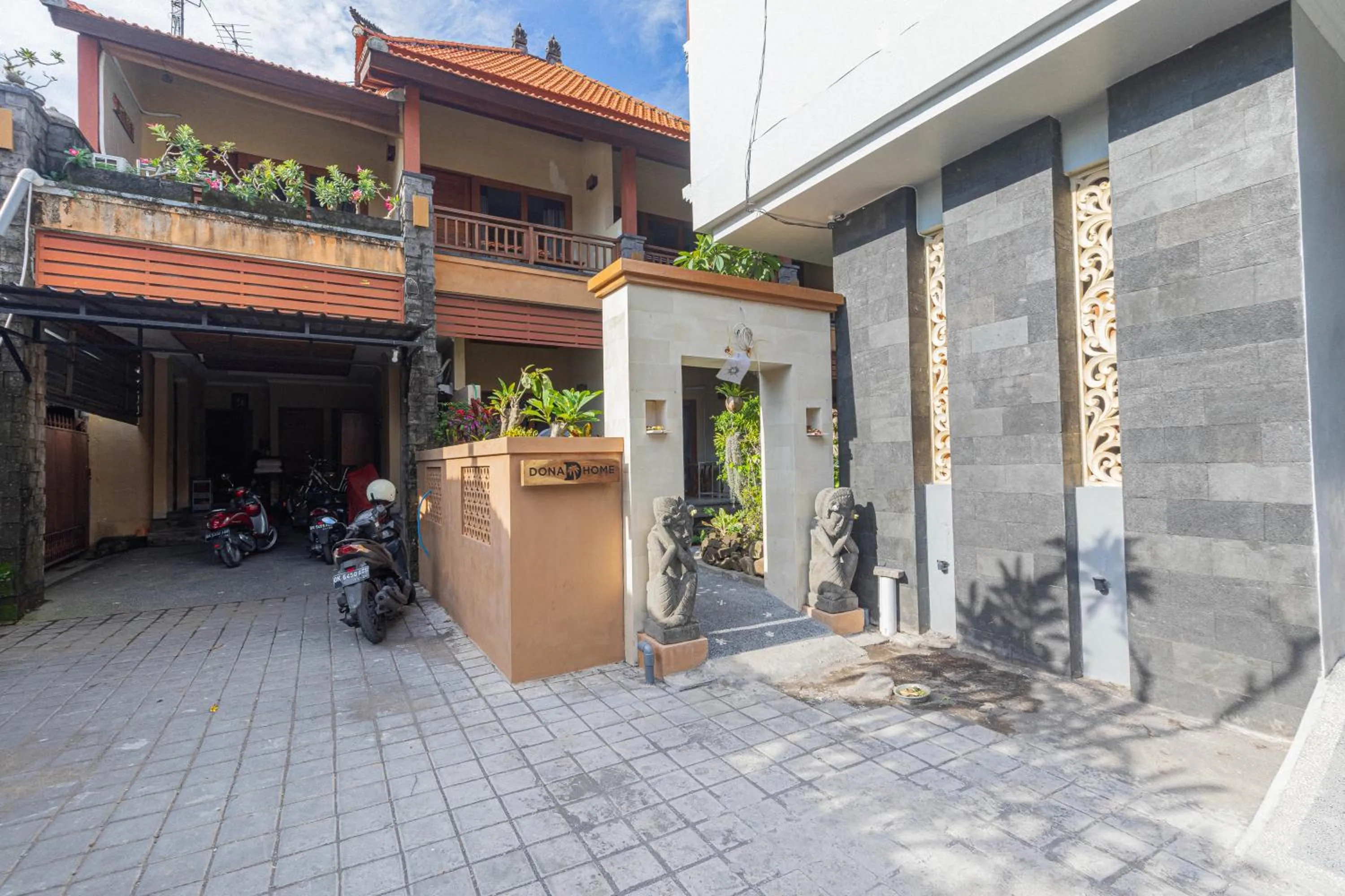 Property building in Donahome