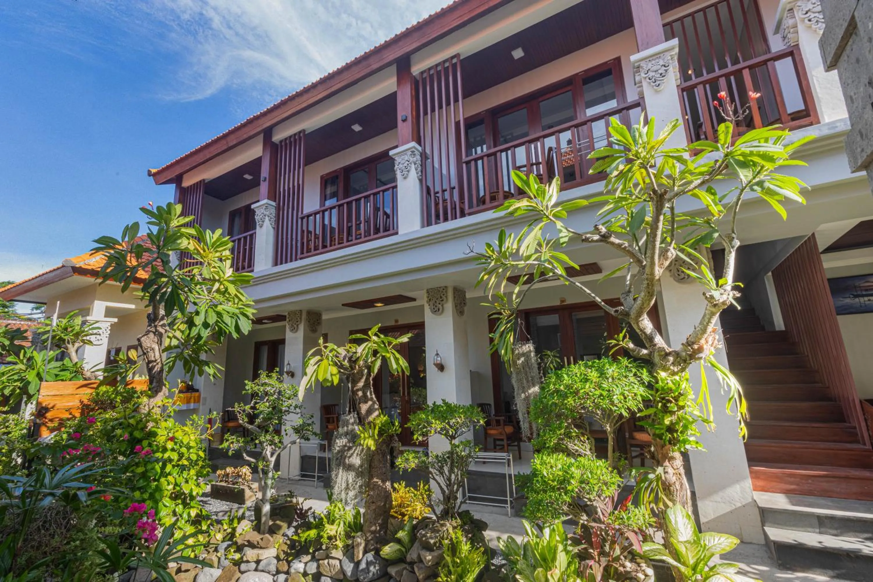 Property building in Donahome