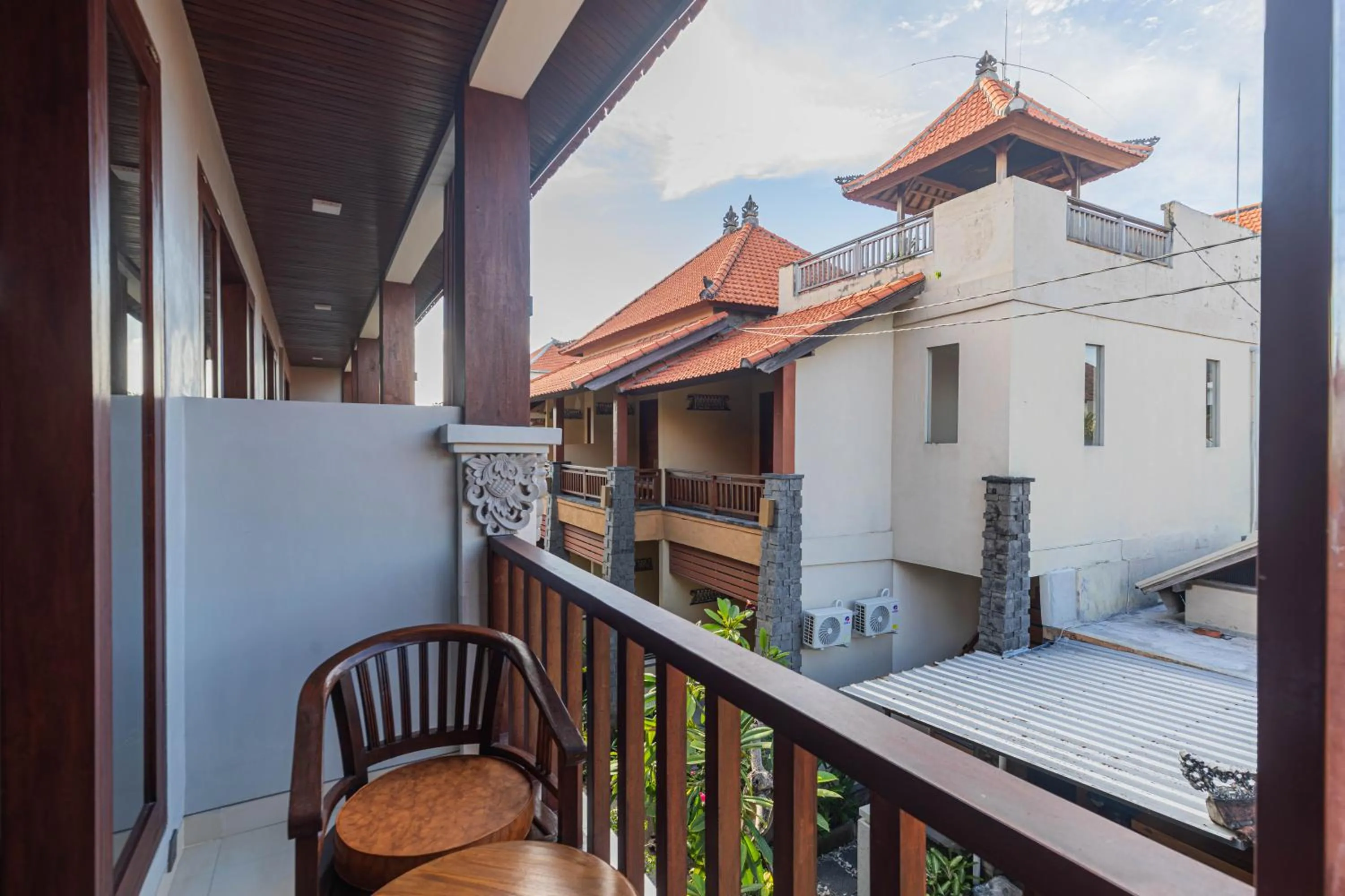 Property building in Donahome
