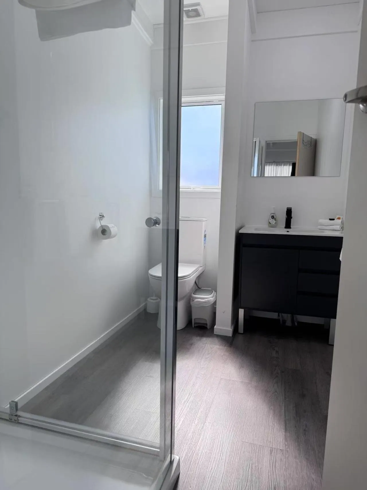 Rainbow Motel & Guest House