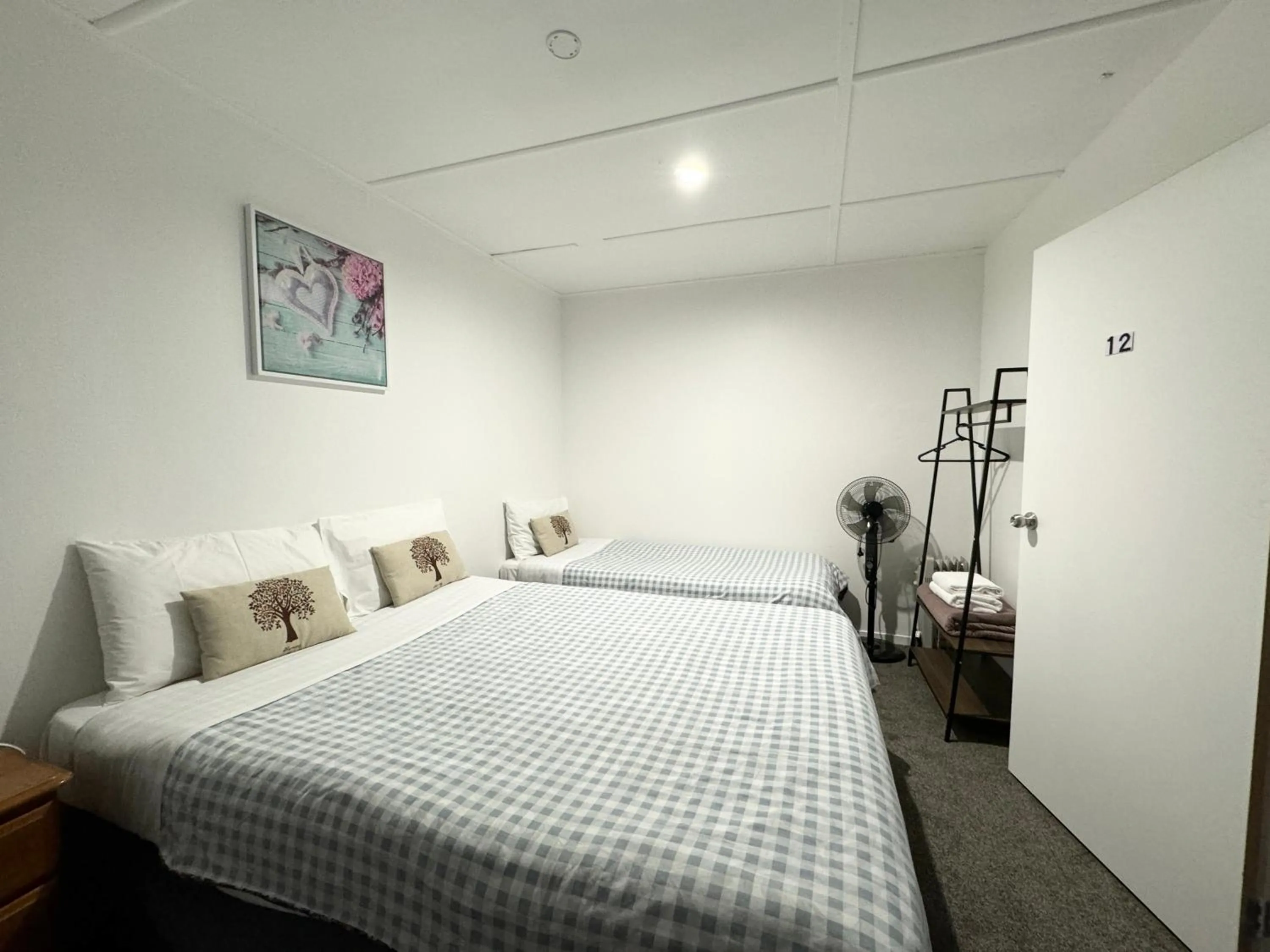 Bedroom, Bed in Rainbow Motel & Guest House