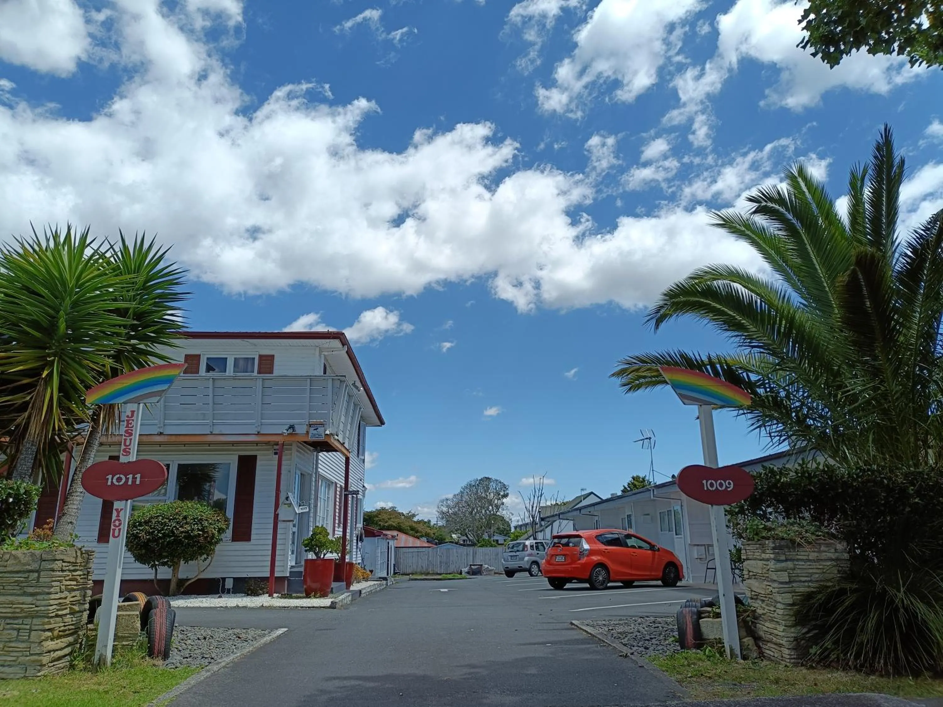 Rainbow Motel & Guest House