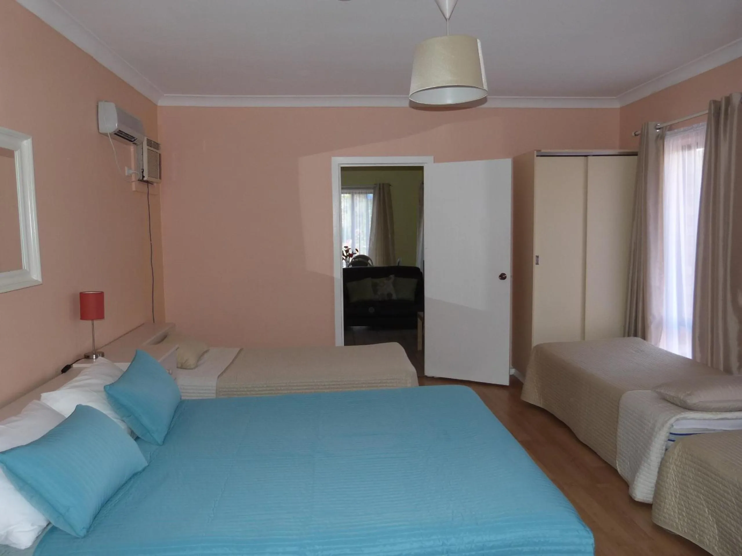 Bed in Fullarton Motor Lodge