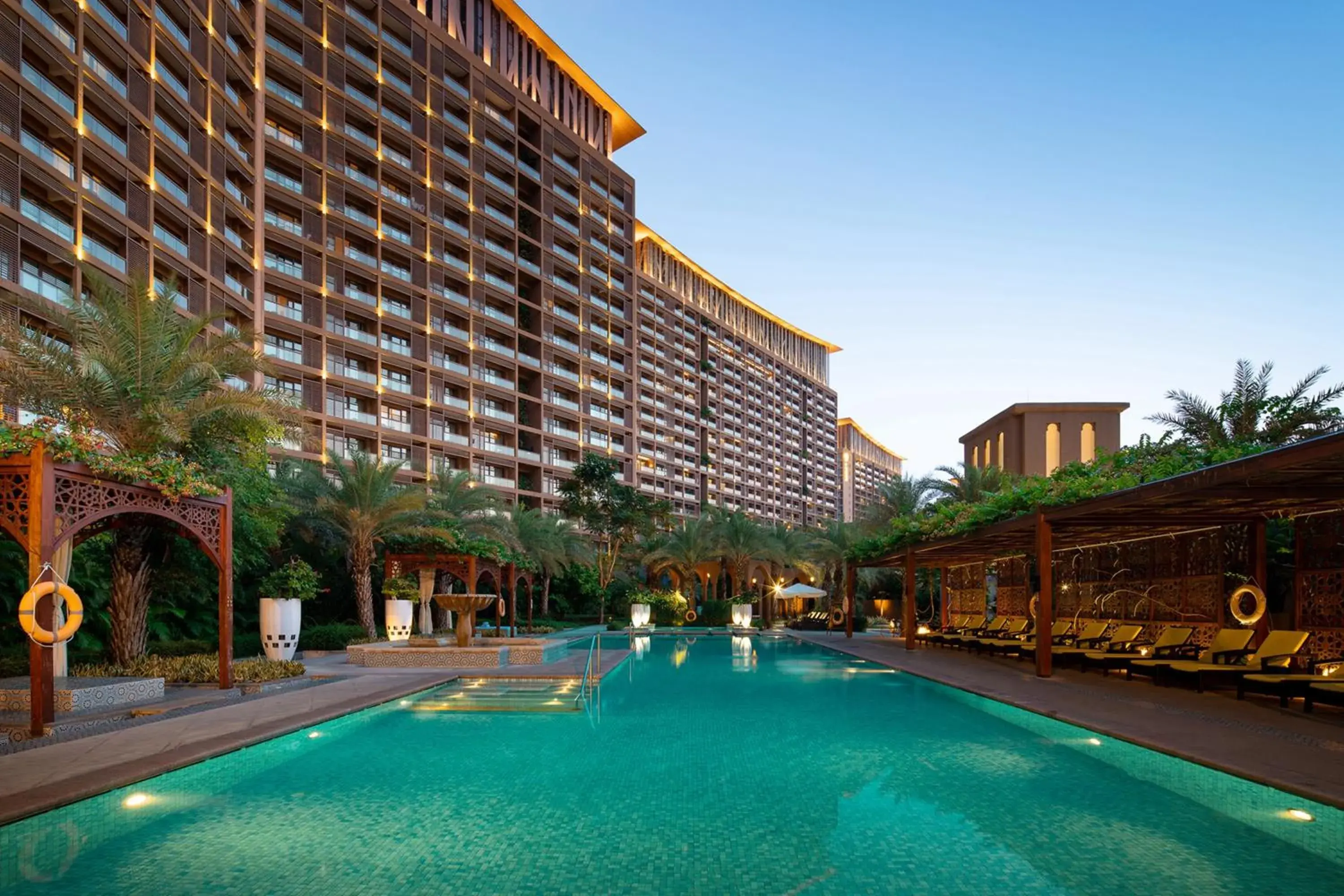 Swimming pool in Mangrove Tree Resort World Sanya Bay- Queen Palm Towers Swimming pool in Mangrove Tree Resort World Sanya Bay- Queen Palm Towers