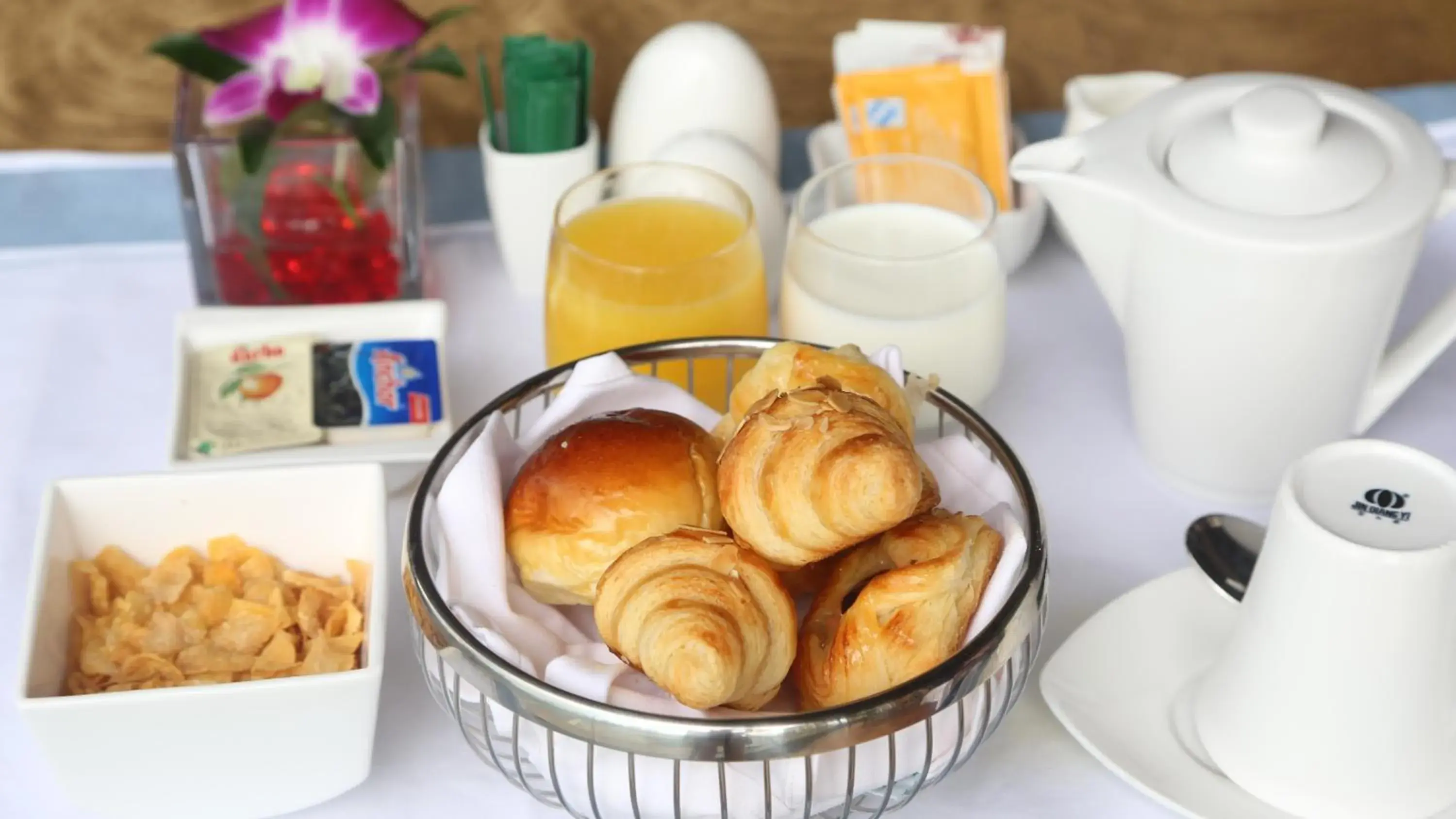 Breakfast in Mangrove Tree Resort World Sanya Bay- Queen Palm Towers Breakfast in Mangrove Tree Resort World Sanya Bay- Queen Palm Towers