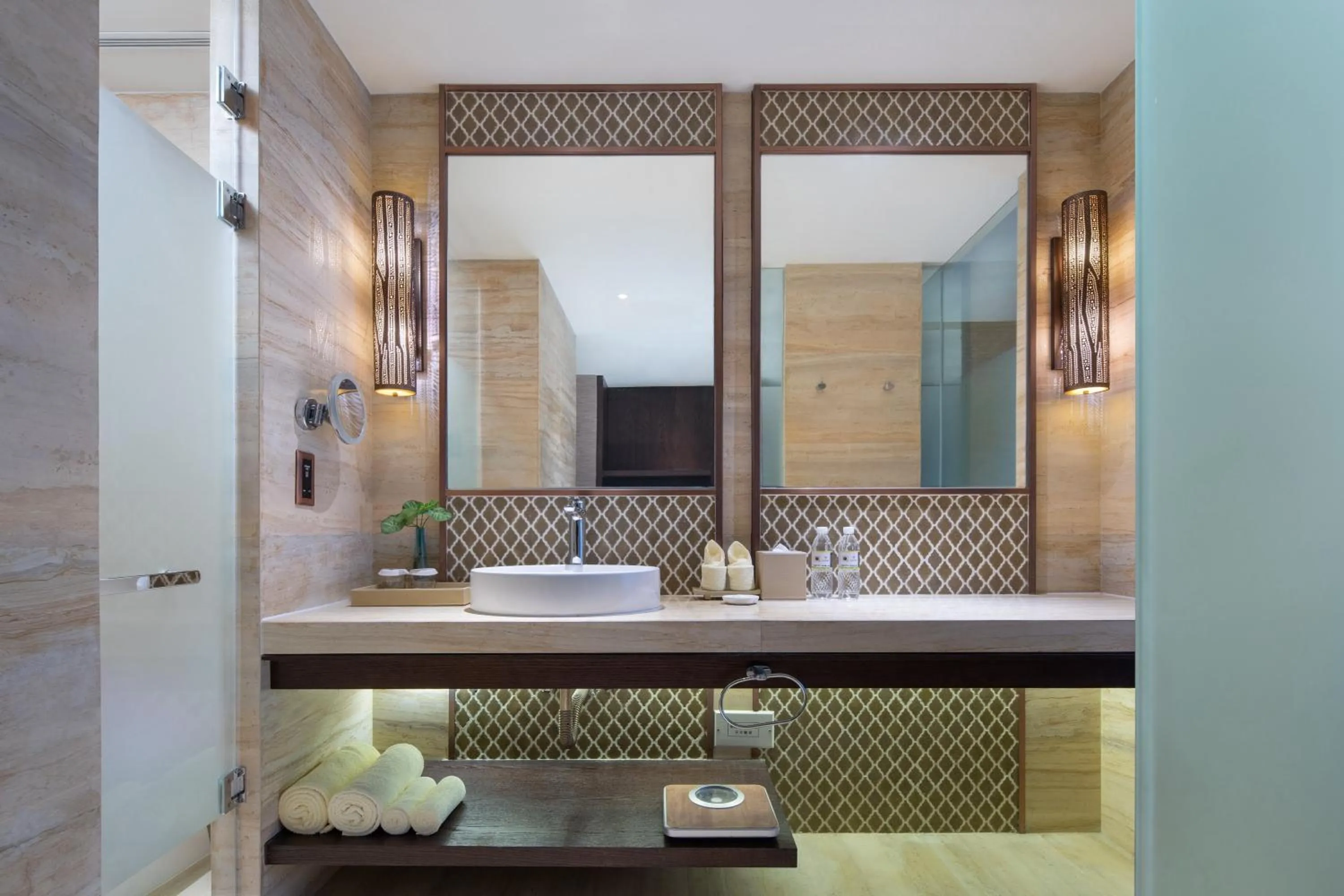Bathroom in Mangrove Tree Resort World Sanya Bay- Queen Palm Towers