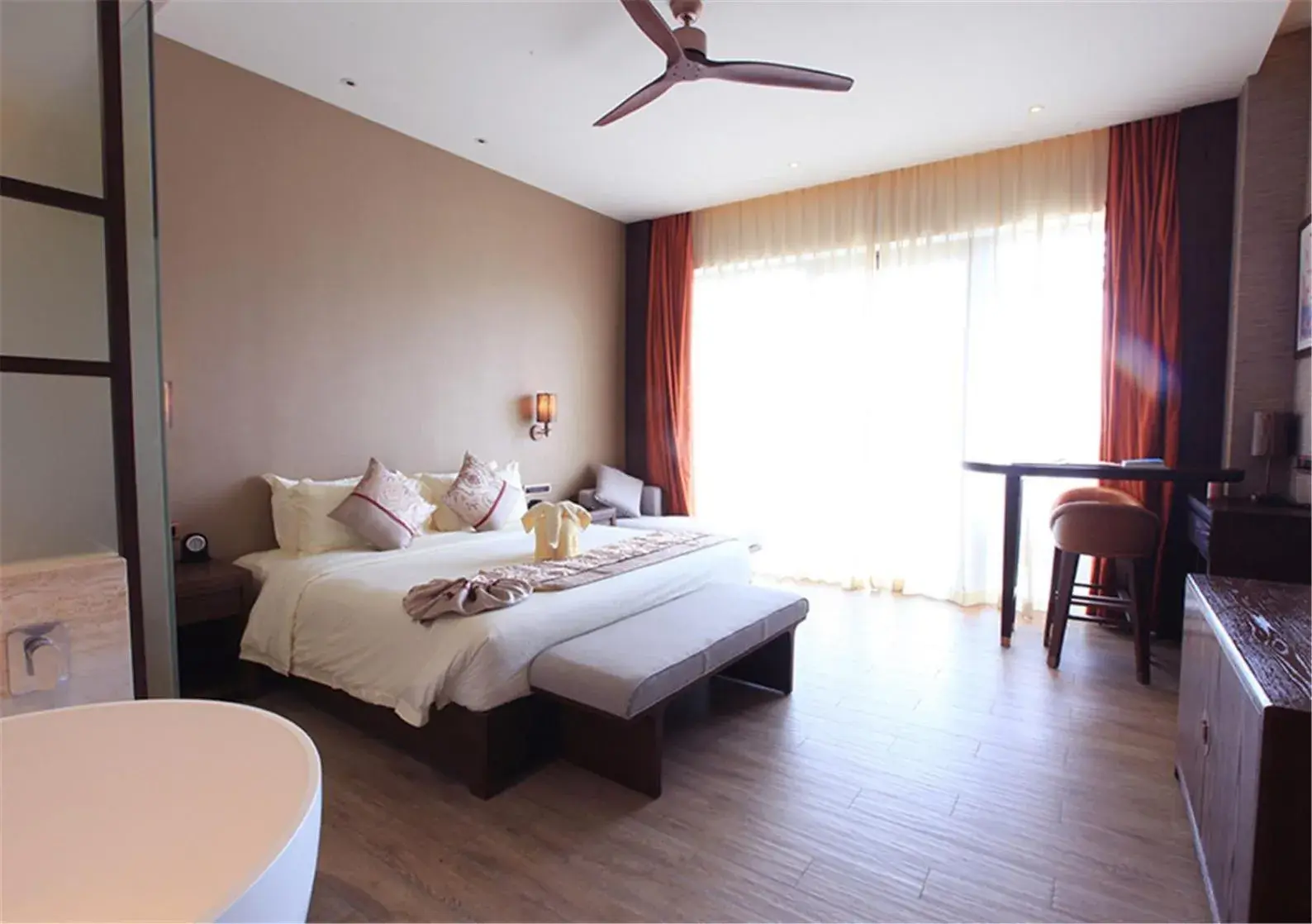 Bed in Mangrove Tree Resort World Sanya Bay- Queen Palm Towers Bed in Mangrove Tree Resort World Sanya Bay- Queen Palm Towers