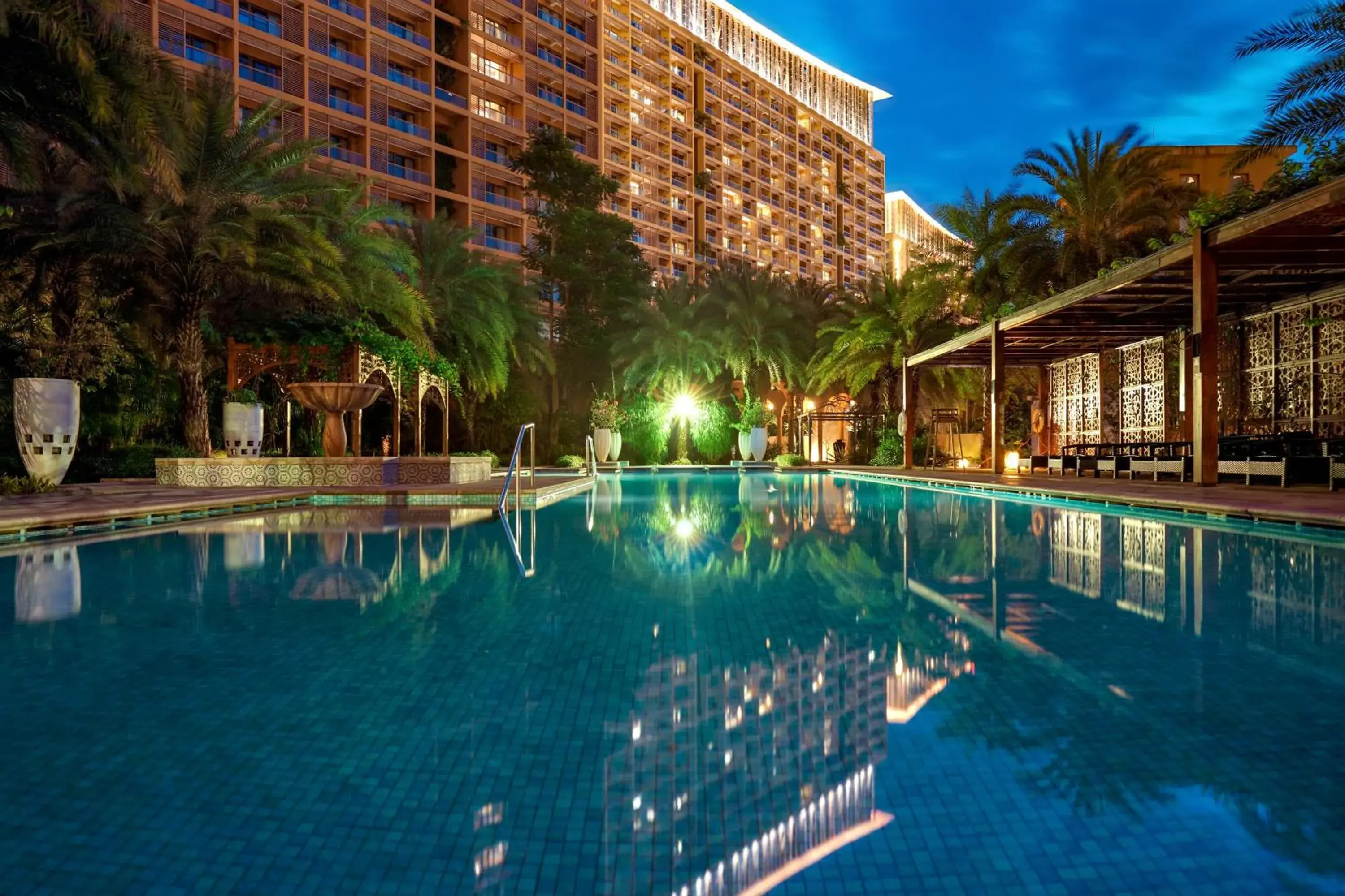 Swimming pool in Mangrove Tree Resort World Sanya Bay- Queen Palm Towers Swimming pool in Mangrove Tree Resort World Sanya Bay- Queen Palm Towers