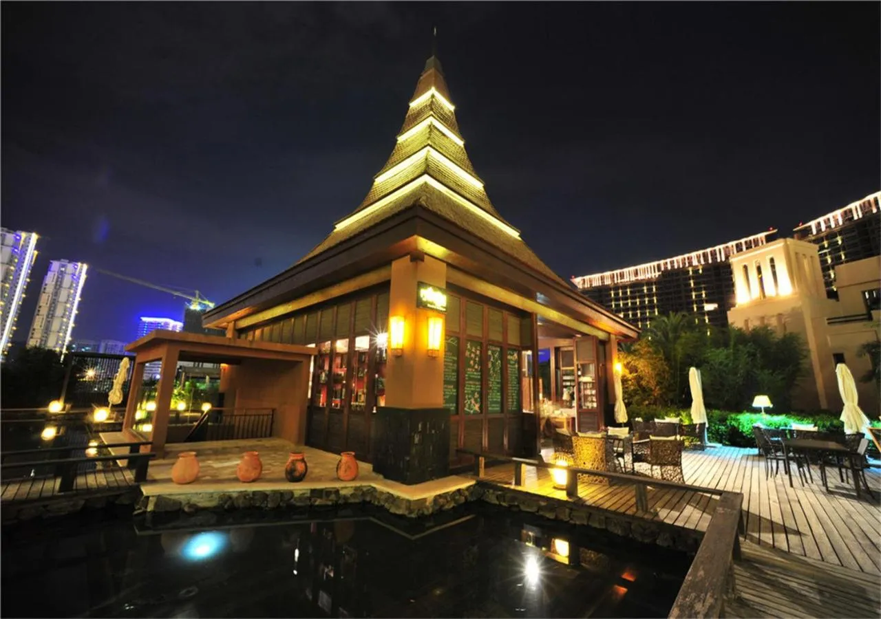 Property building in Mangrove Tree Resort World Sanya Bay- Queen Palm Towers