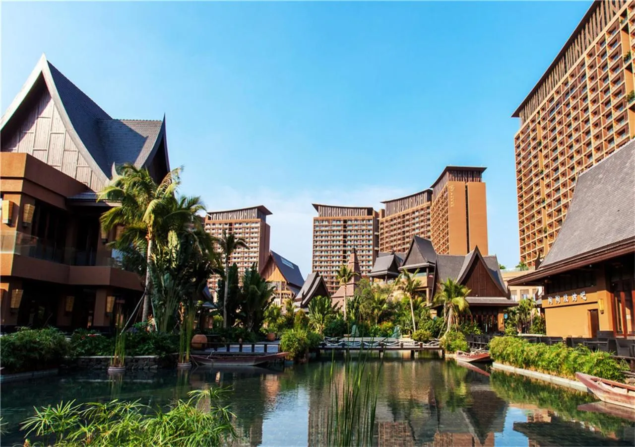 Property building in Mangrove Tree Resort World Sanya Bay- Queen Palm Towers