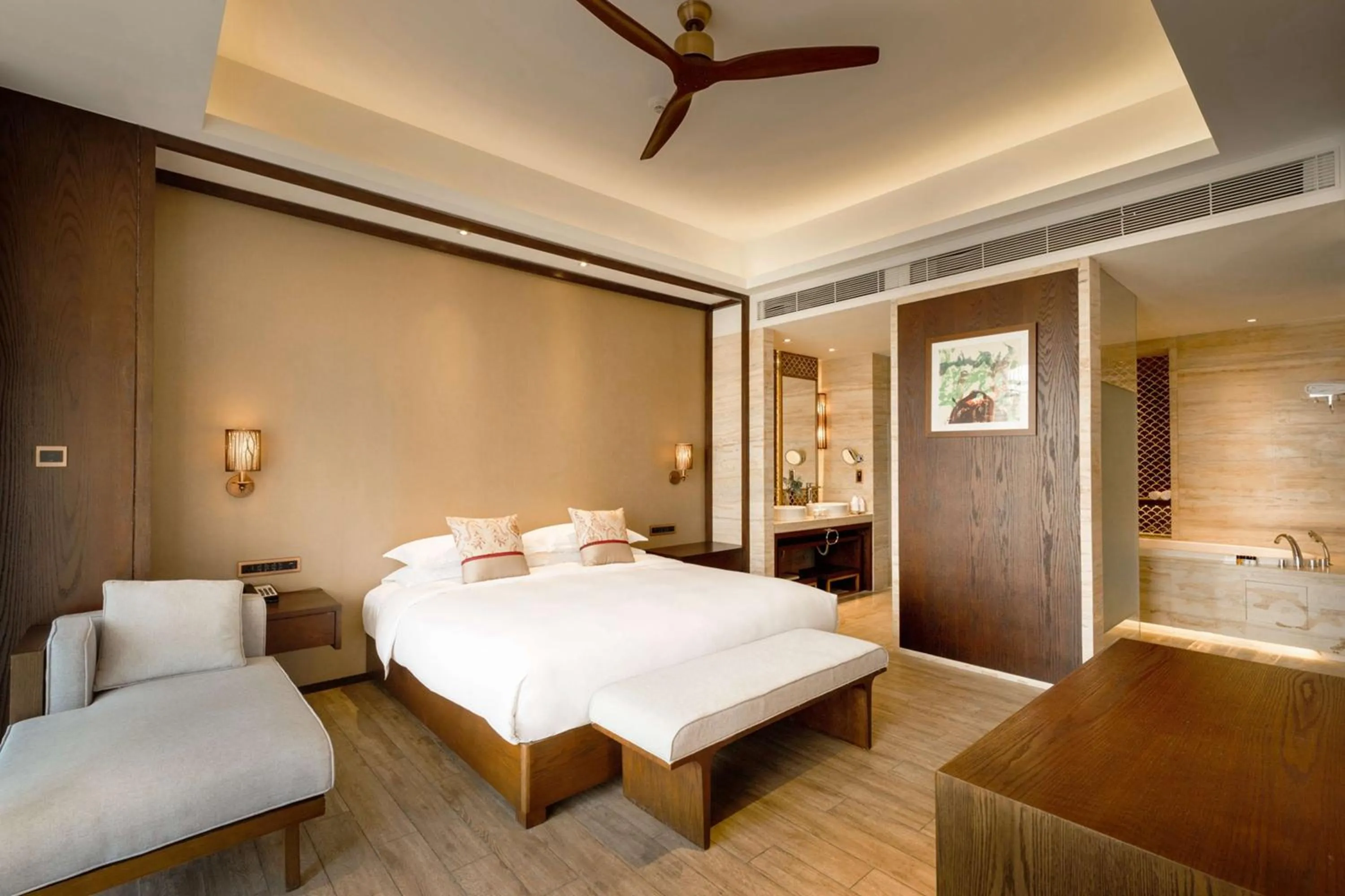 Bedroom, Bed in Mangrove Tree Resort World Sanya Bay- Queen Palm Towers
