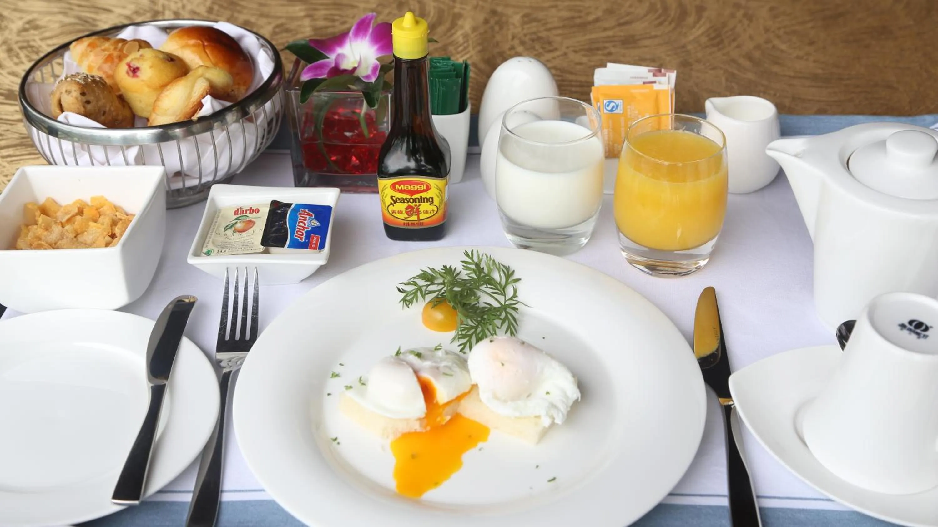 Breakfast in Mangrove Tree Resort World Sanya Bay- Queen Palm Towers