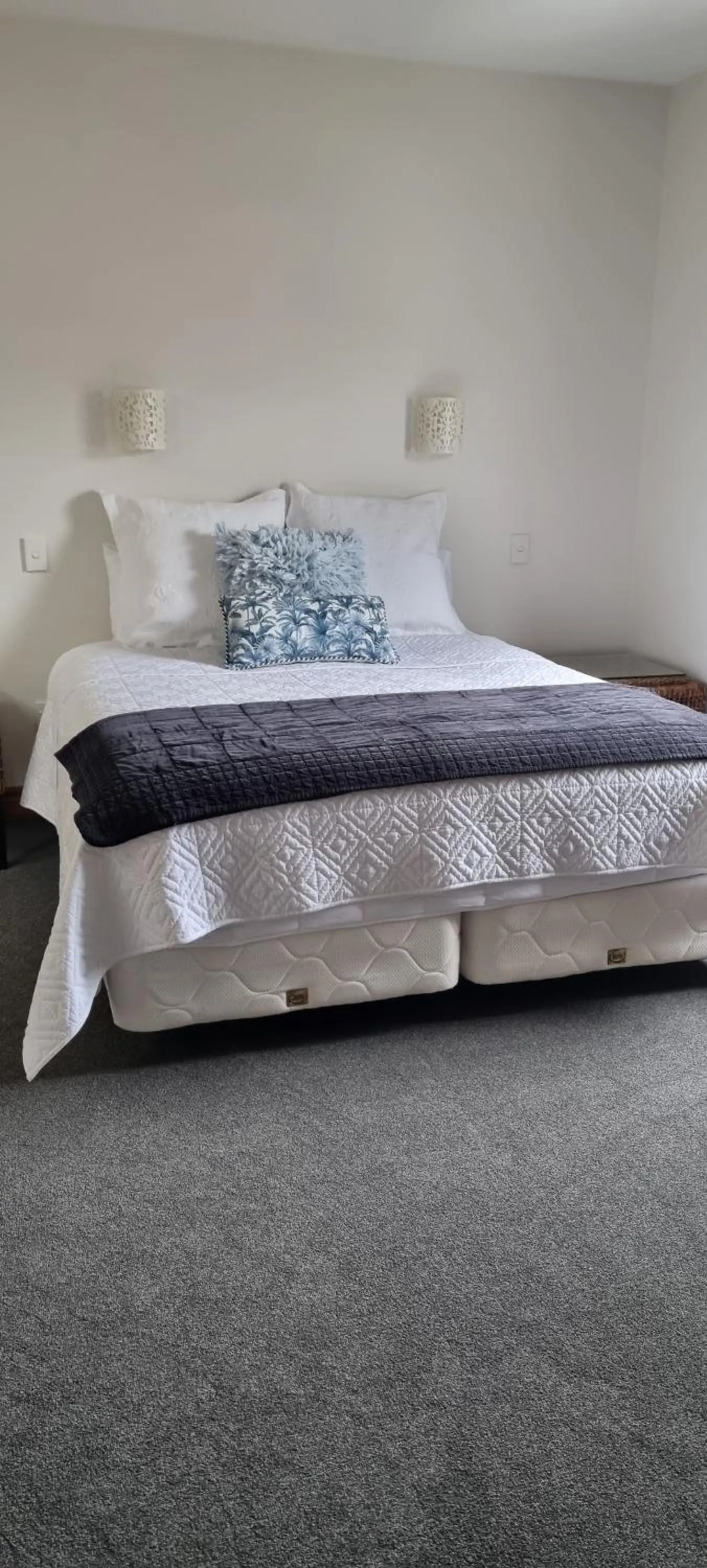 Bedroom, Bed in City Apartment South Street