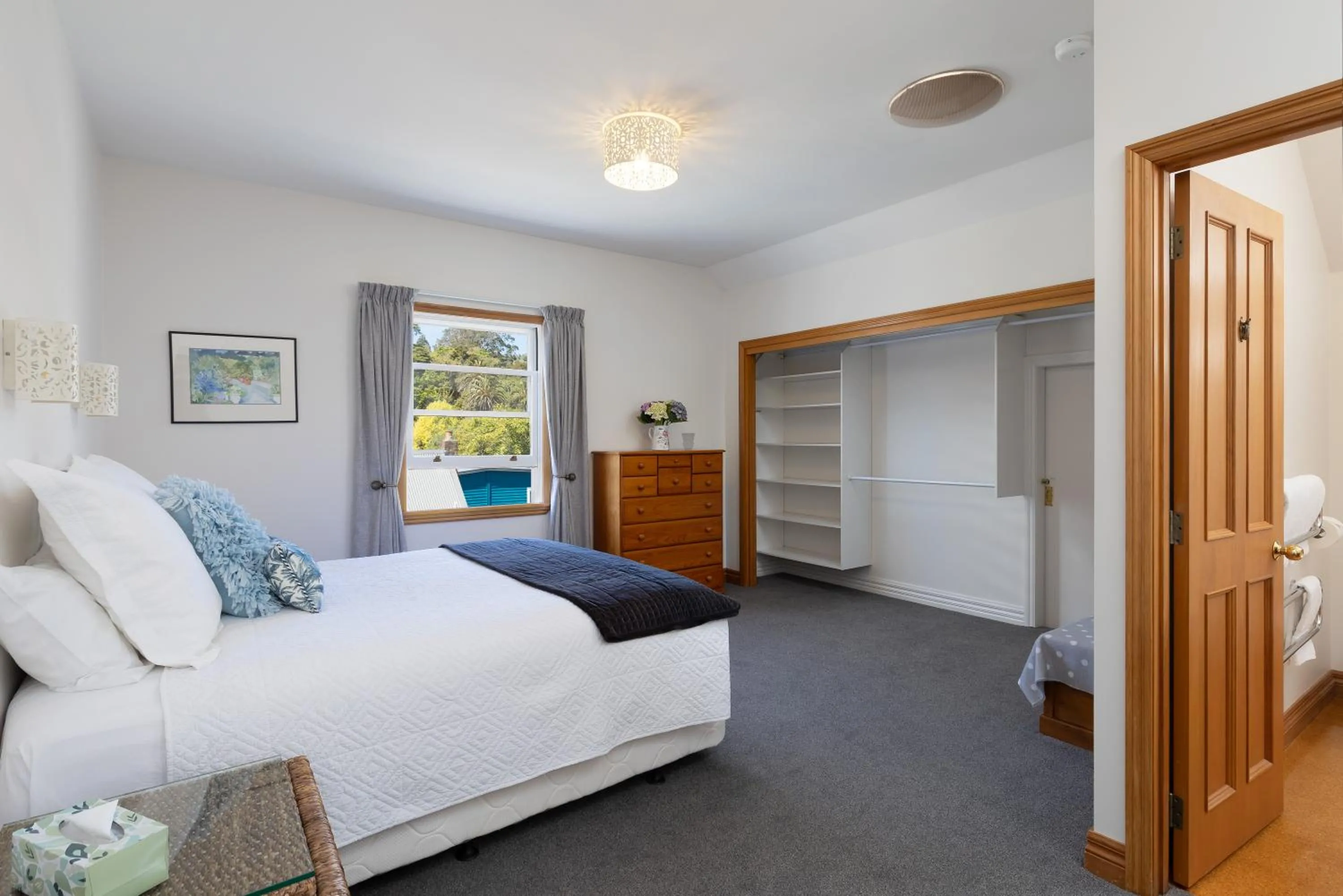 Bedroom, Bed in City Apartment South Street