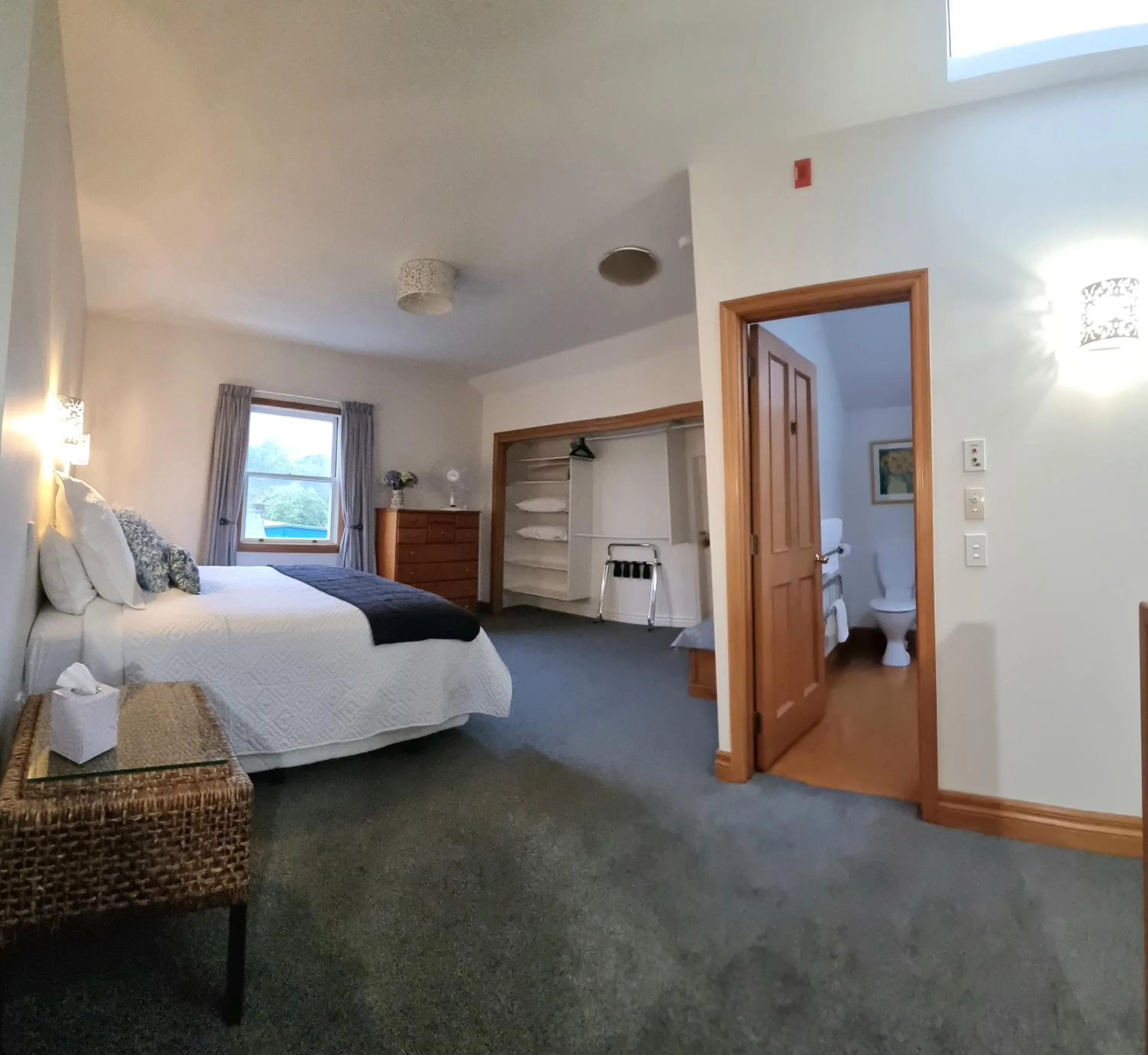 Photo of the whole room, Bed in City Apartment South Street