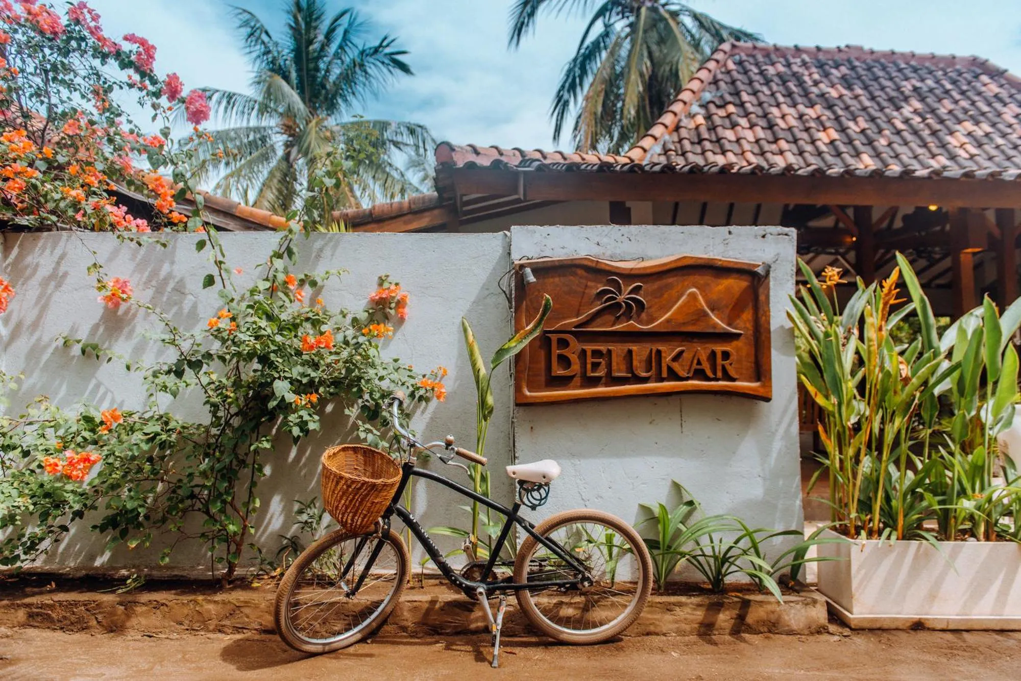 Facade/entrance in Belukar Villas