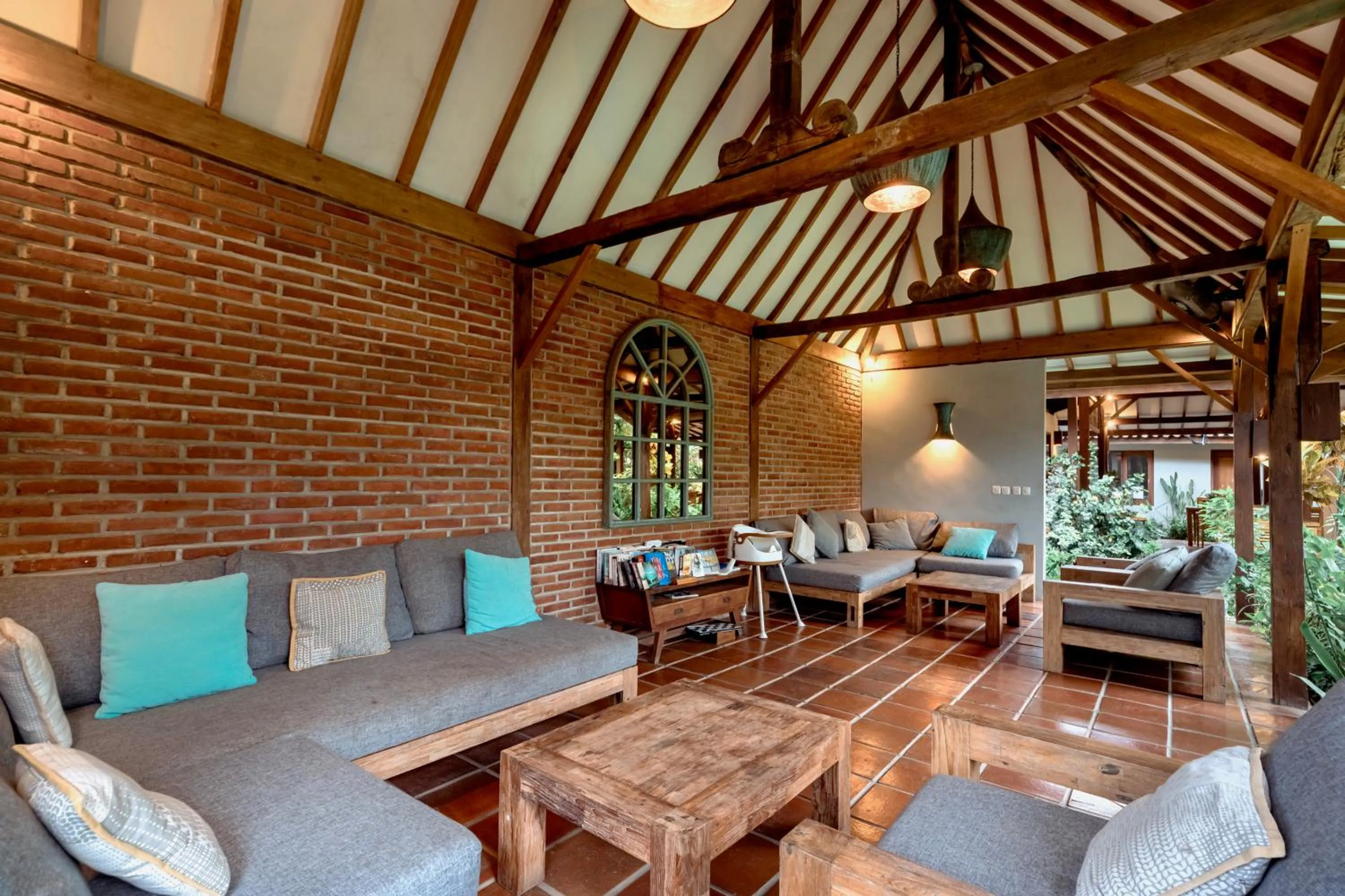 Communal lounge/ TV room in Belukar Villas