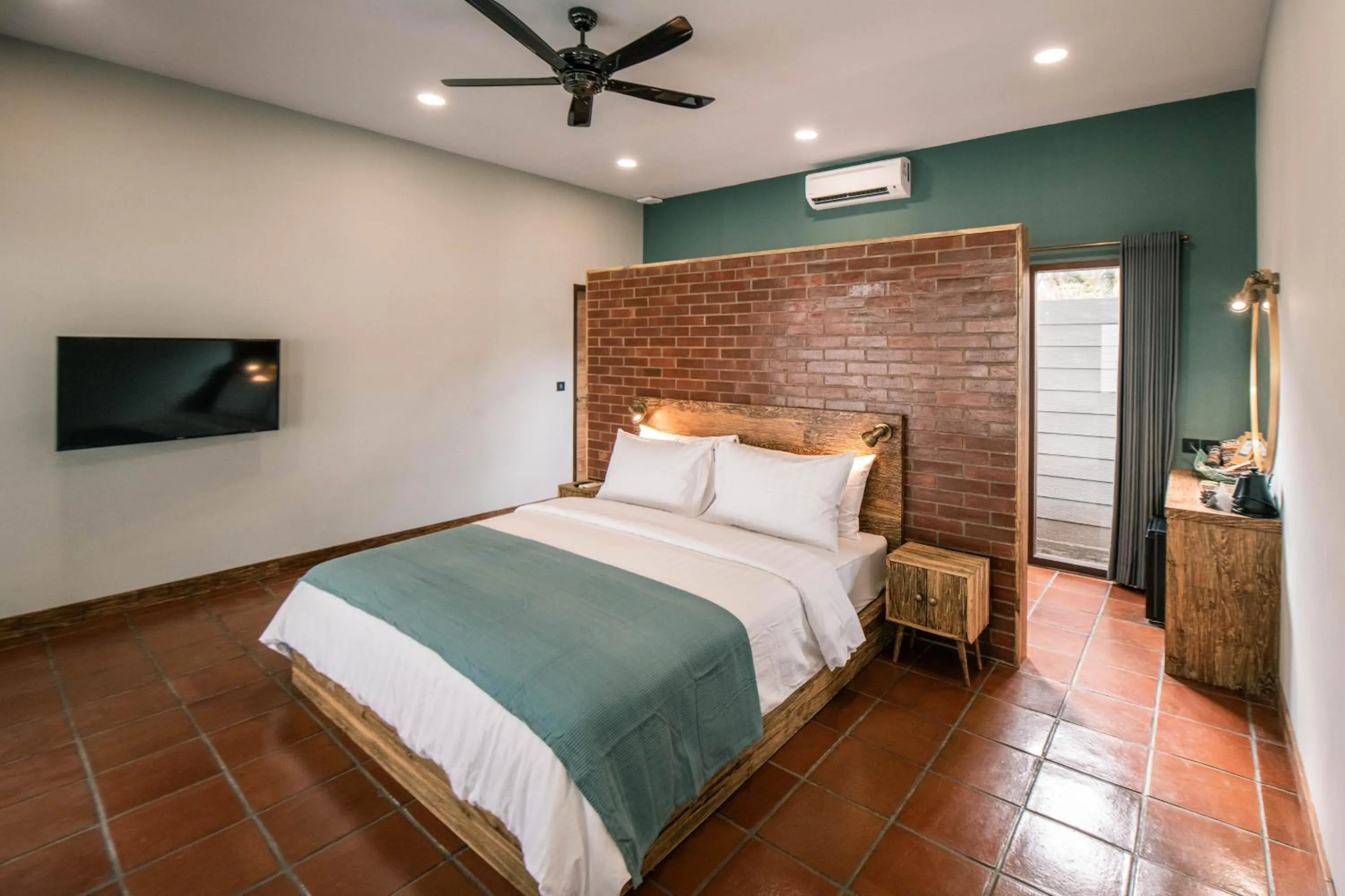 TV and multimedia, Bed in Belukar Villas