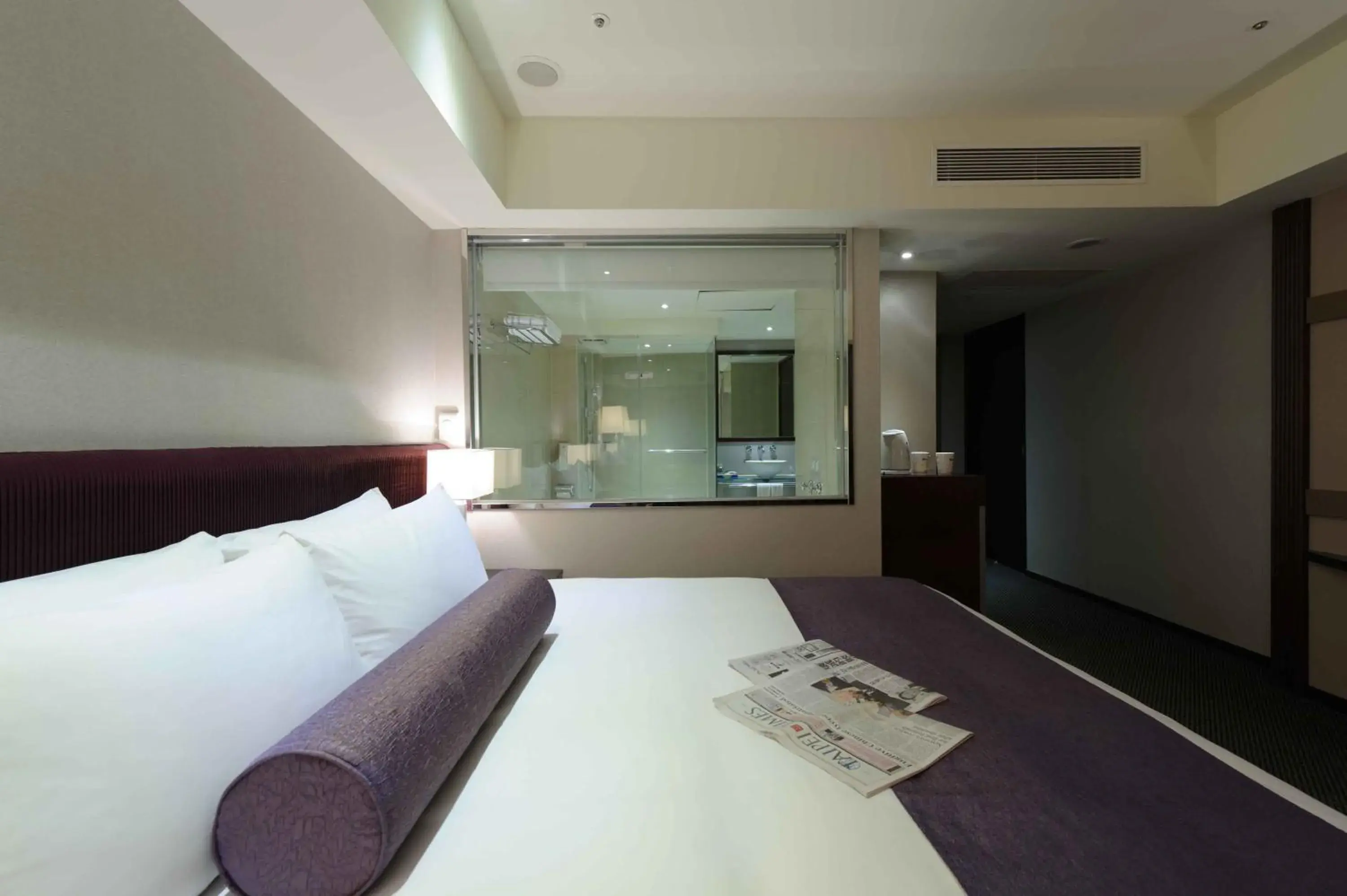 Photo of the whole room, Bed in K Hotel - Yunghe