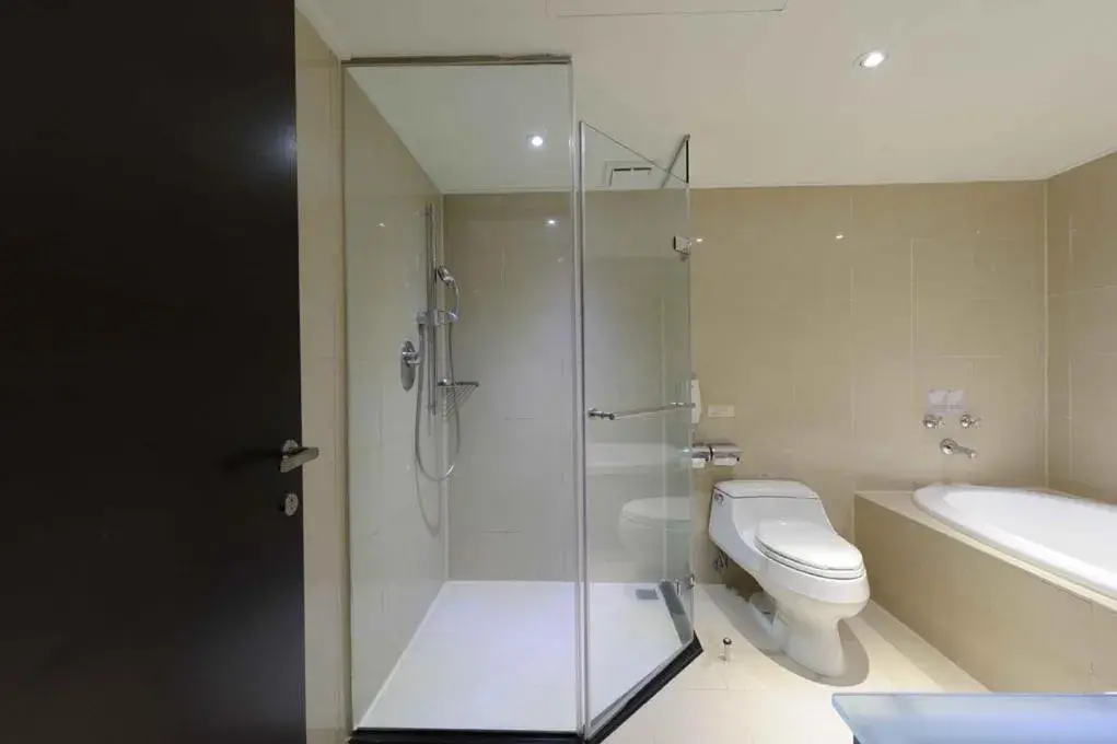 Shower, Bathroom in K Hotel - Yunghe